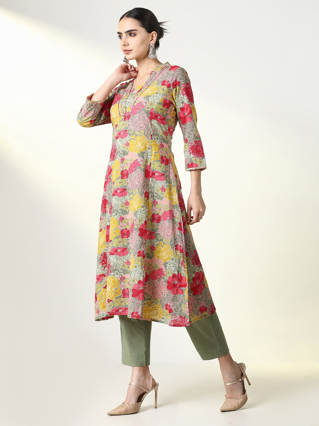 Women Floral Green A Line Kurta Set with Dupatta