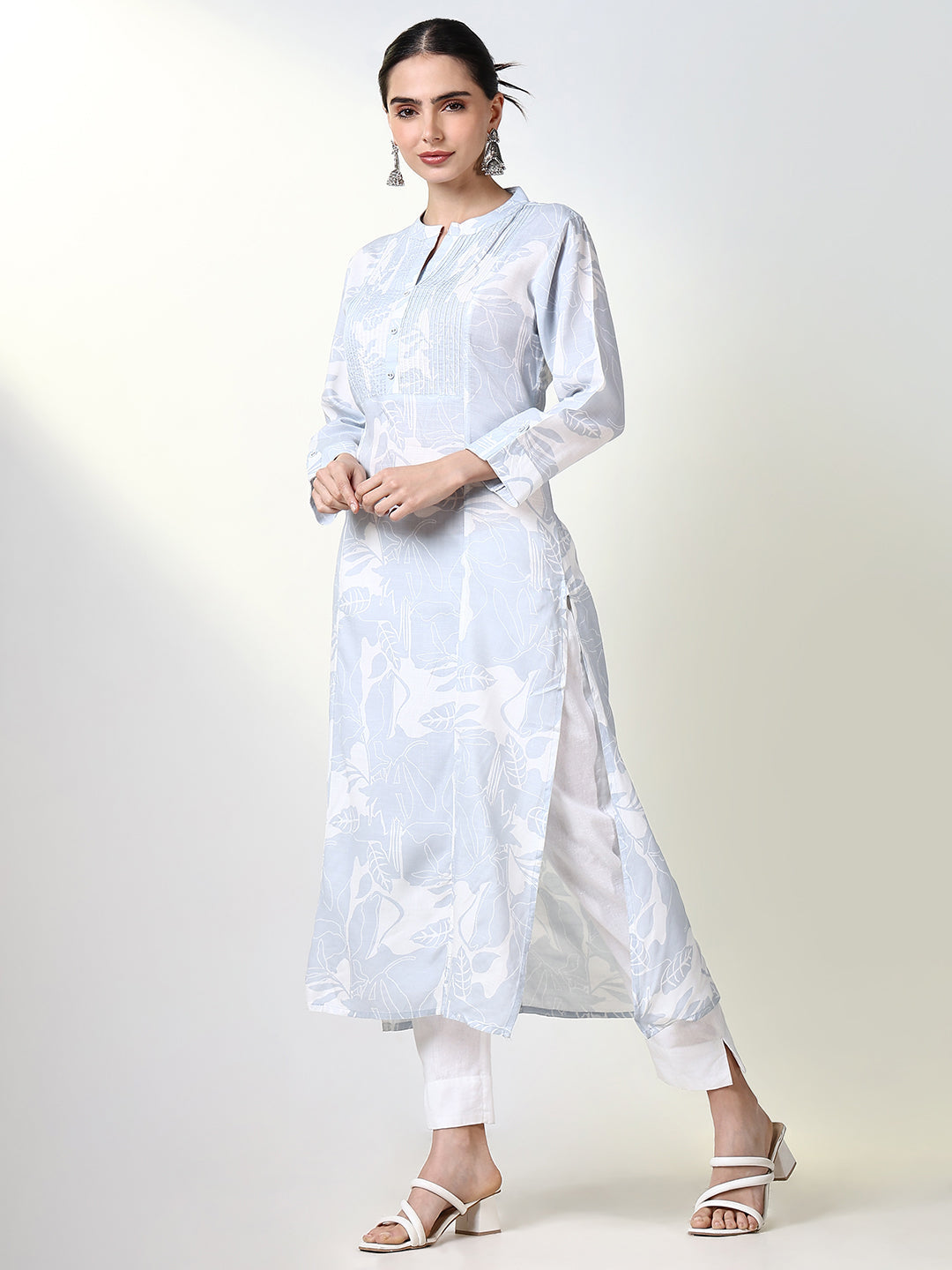 Women Blue Floral Straight Kurta