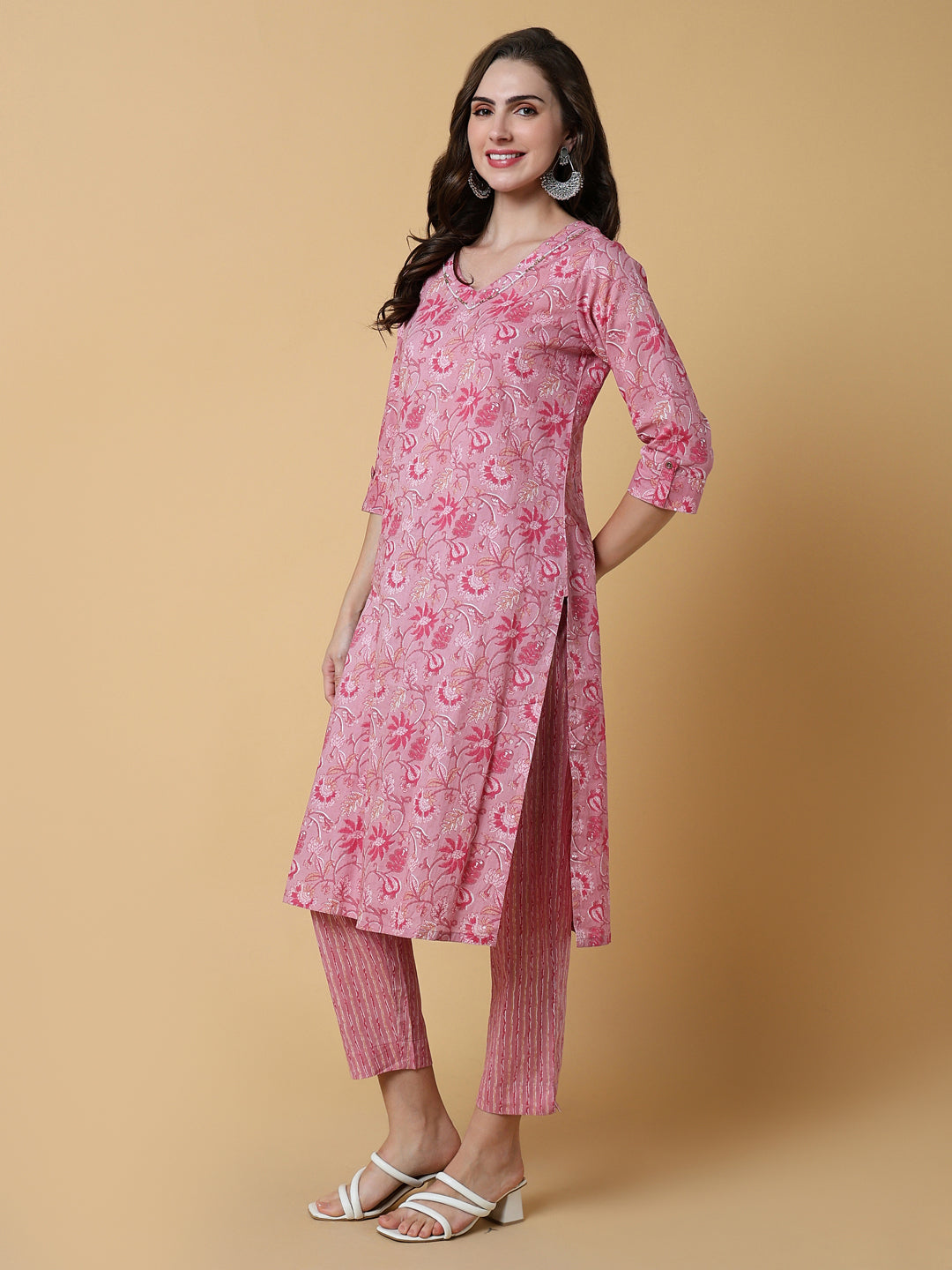 Women Floral Pink Straight Kurta Set