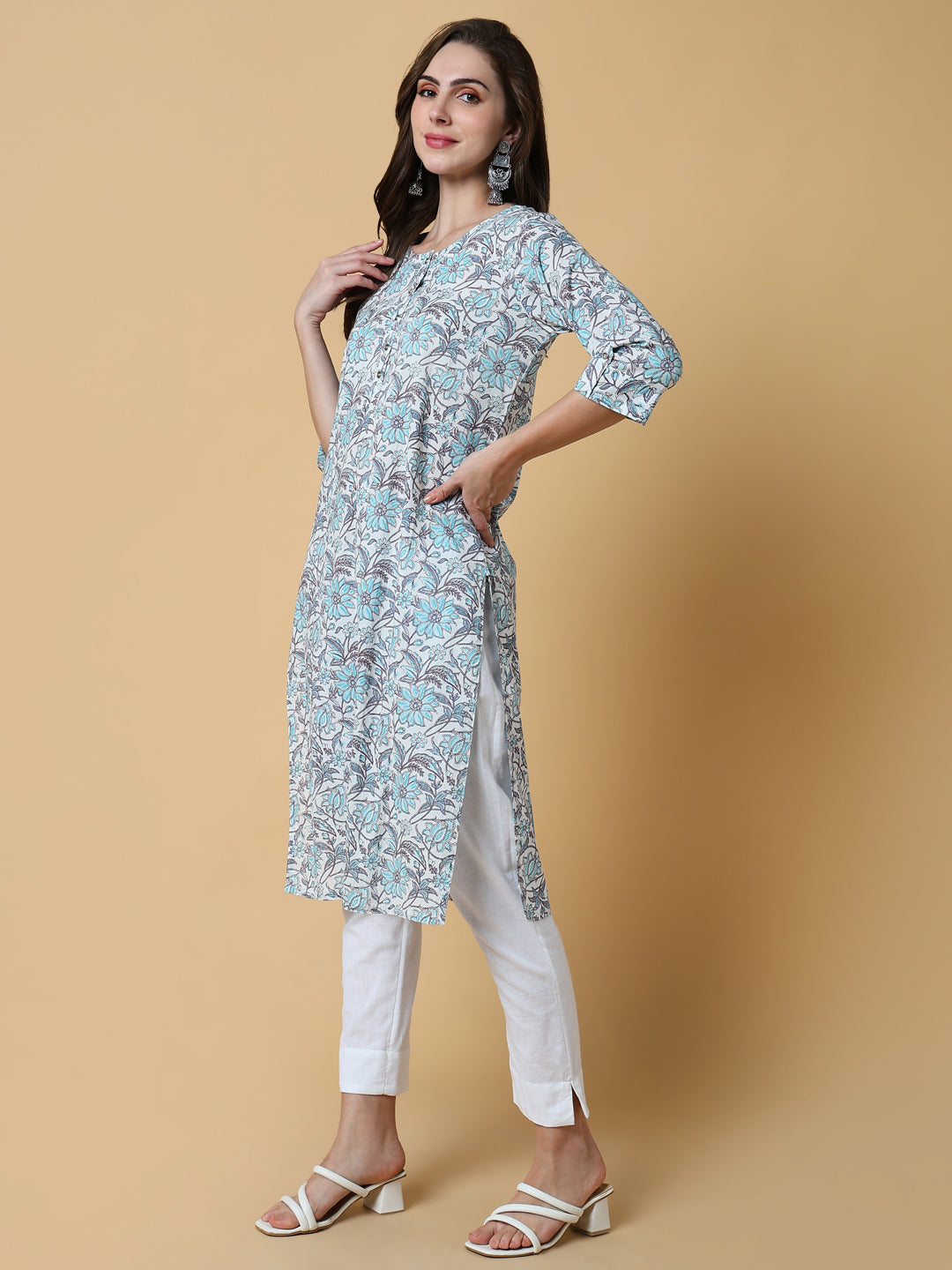 Women Blue Floral Straight Kurta