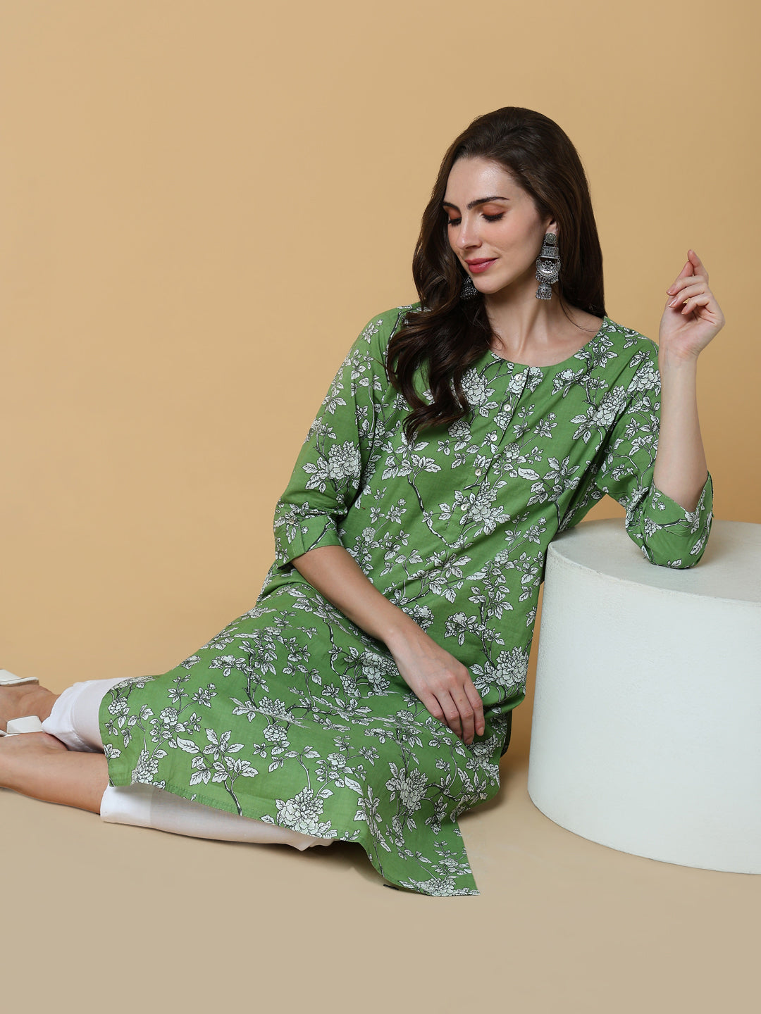 Women Green Floral Straight Kurta