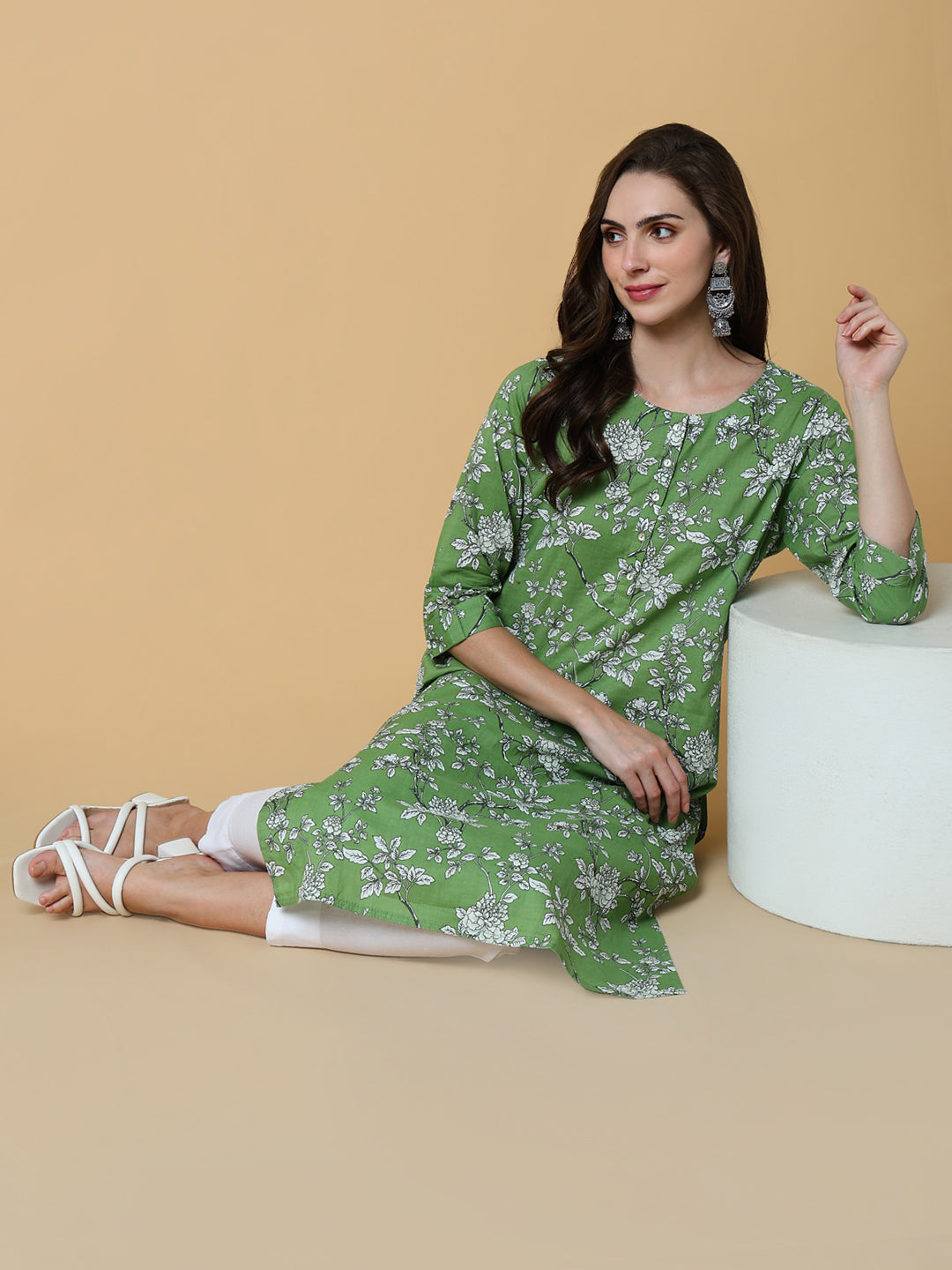 Women Green Floral Straight Kurta