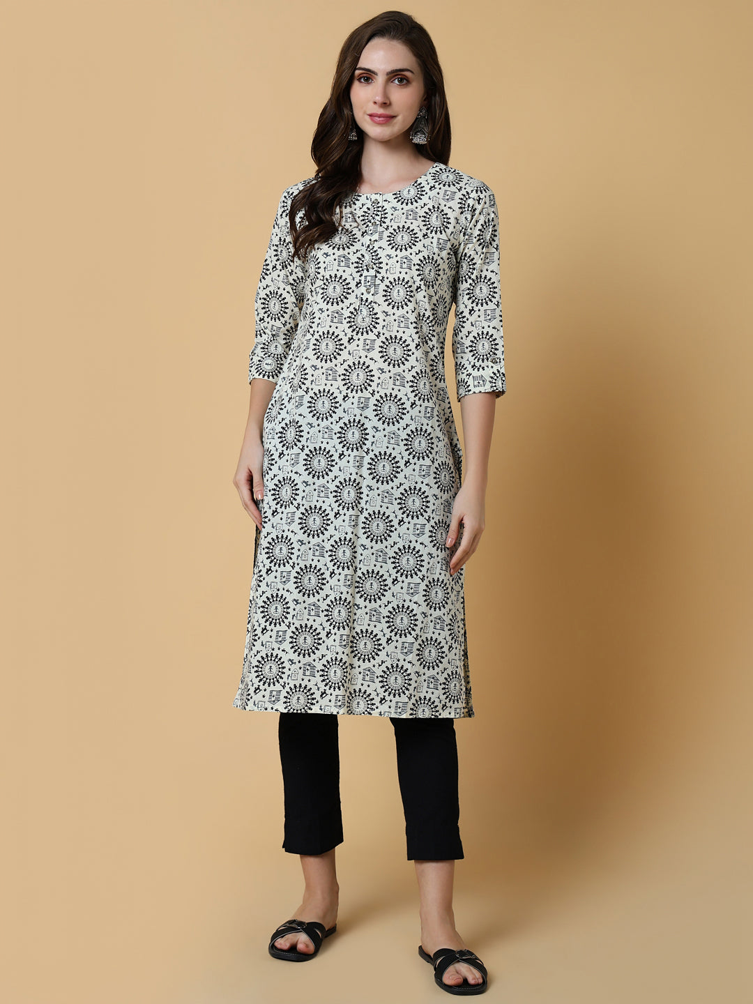 Women Off White Graphic Straight Kurta