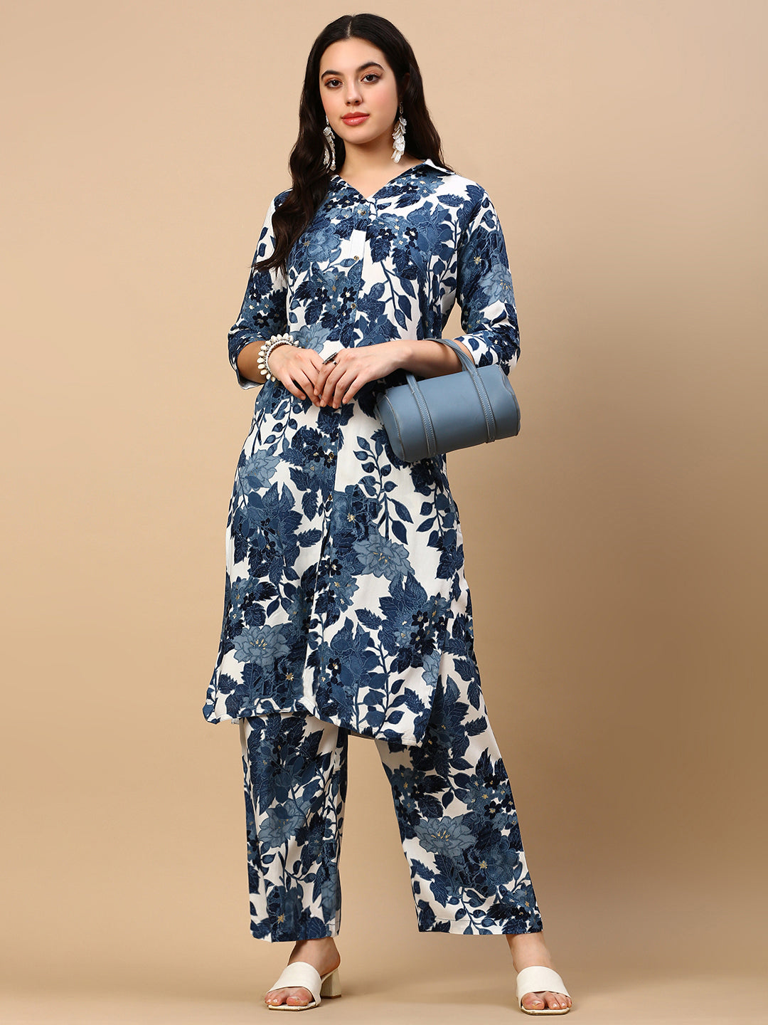 Women Floral Blue Straight Kurta Set