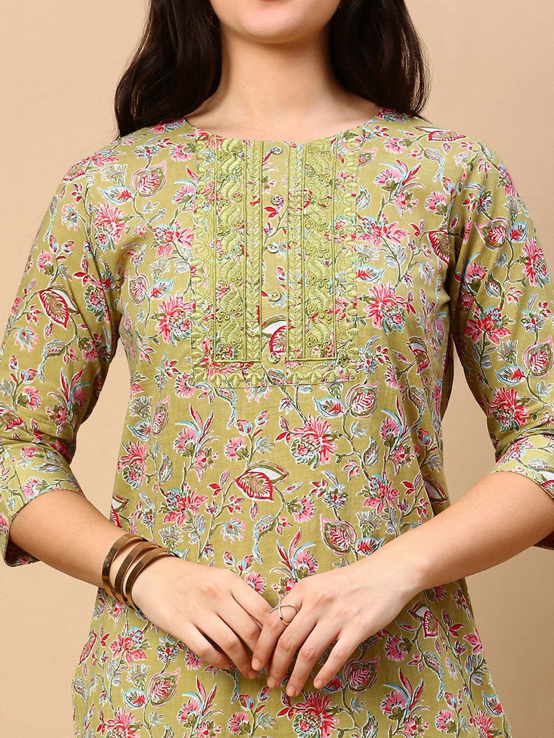 Women Green Floral Straight Kurta