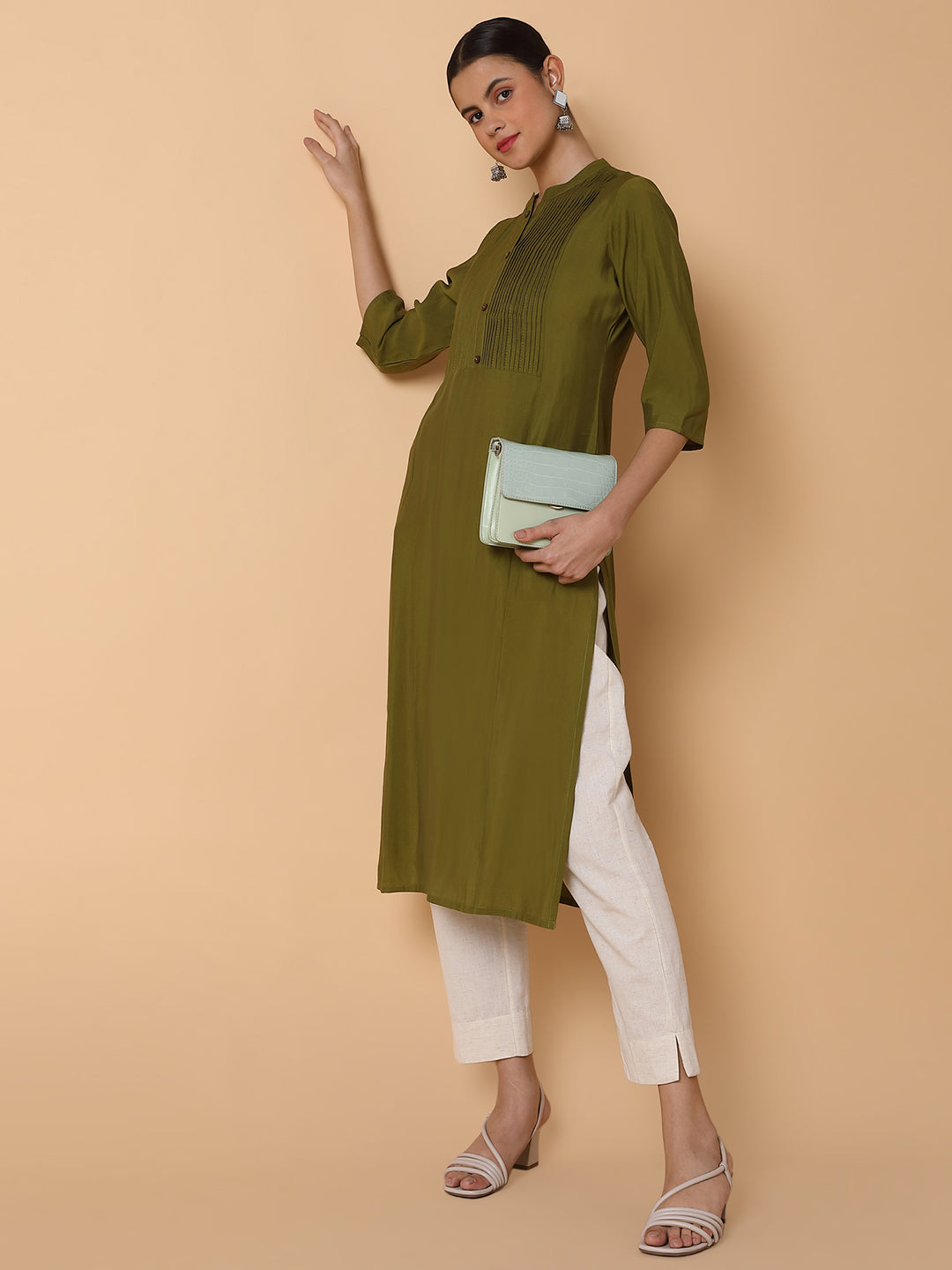 Women Solid Green Straight Kurta