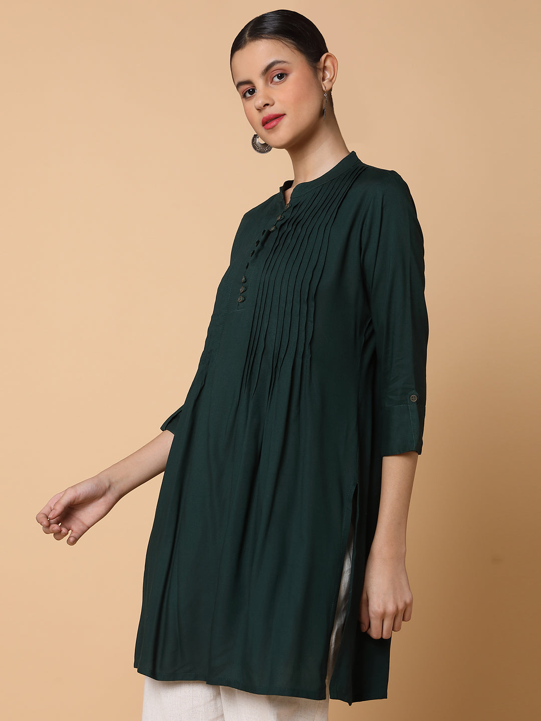 Women Solid Green Straight Kurti