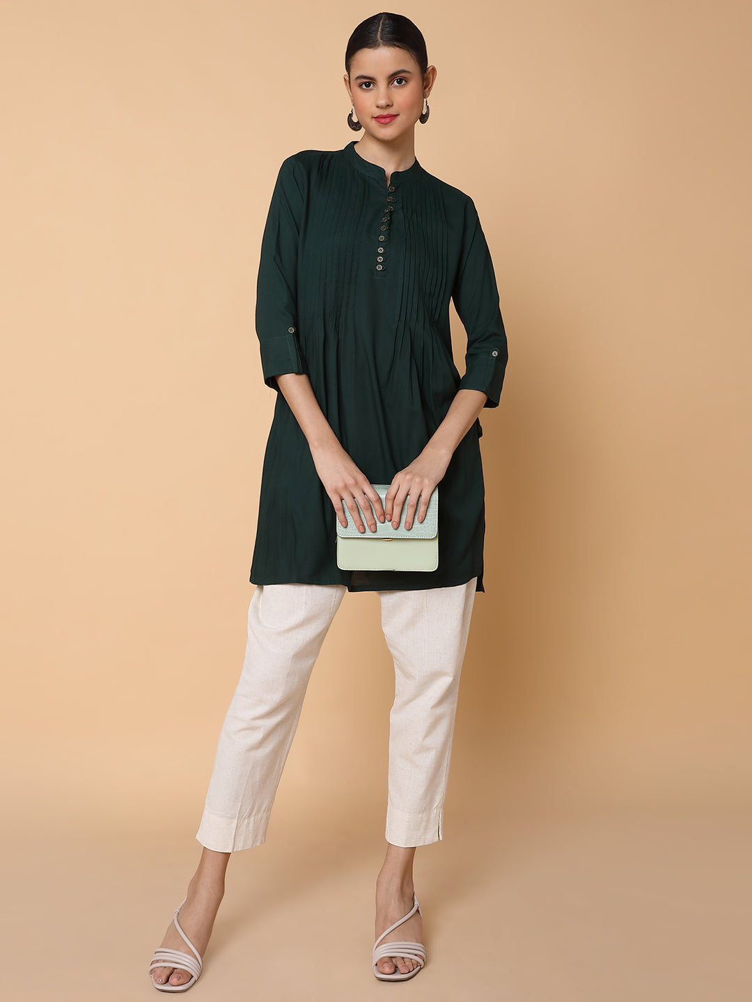 Women Solid Green Straight Kurti