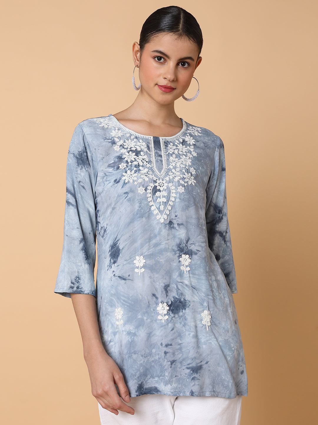 Women Floral Grey Chikankari Kurti