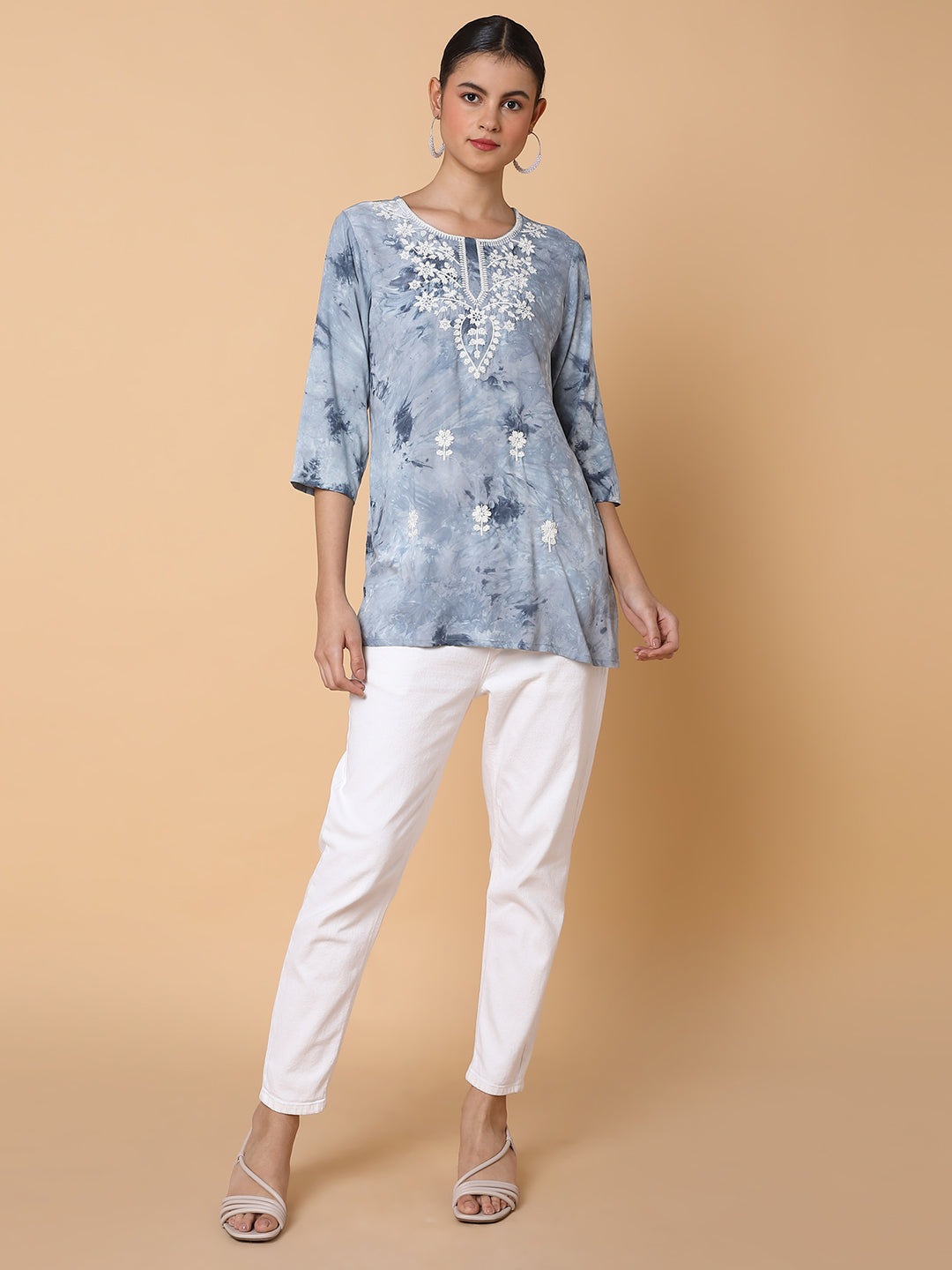 Women Floral Grey Chikankari Kurti