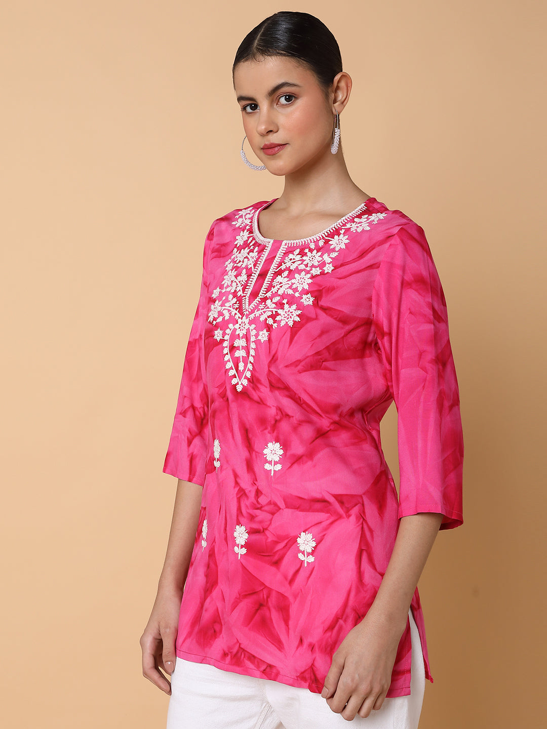 Women Floral Pink Chikankari Kurti