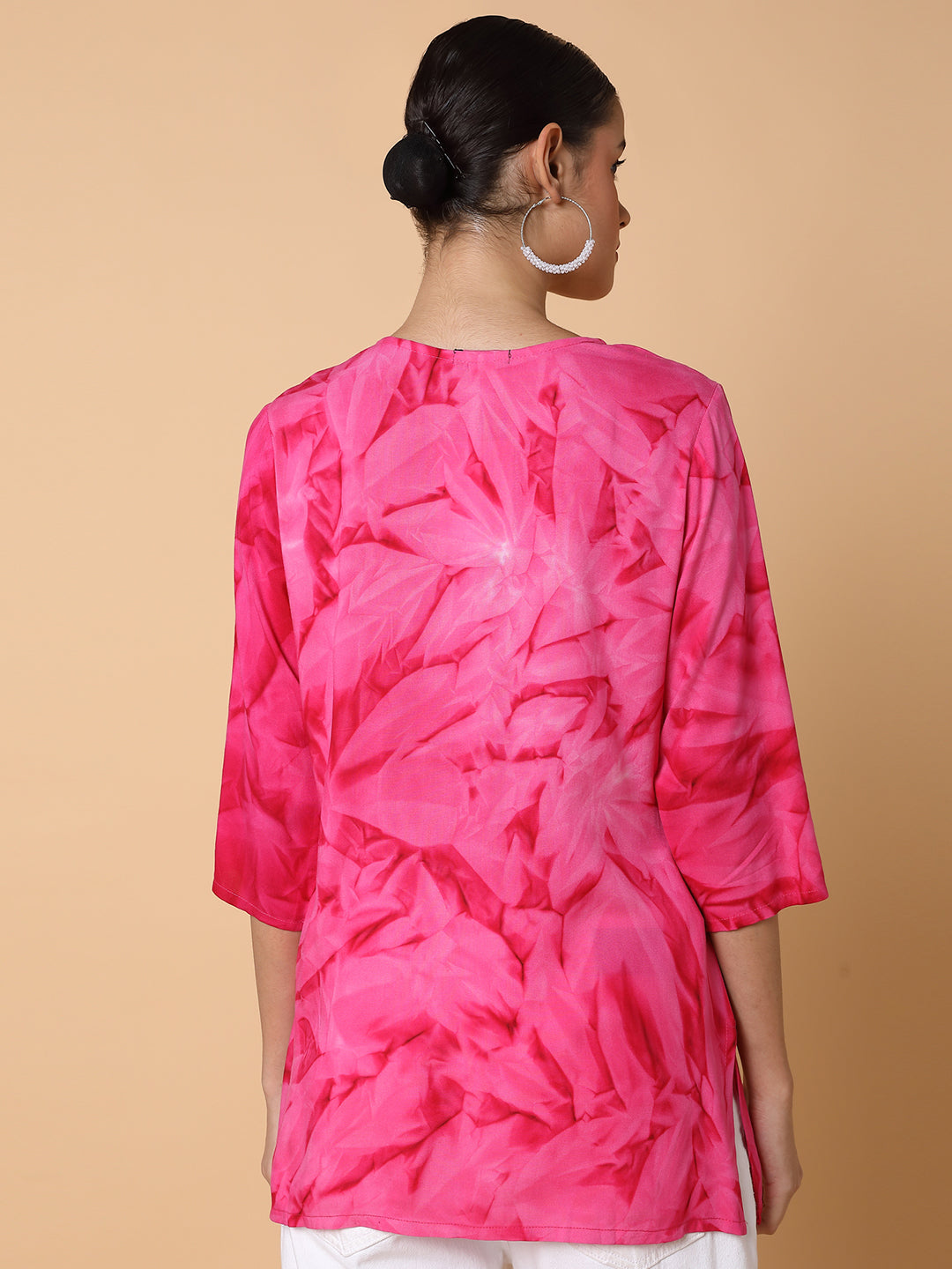 Women Floral Pink Chikankari Kurti