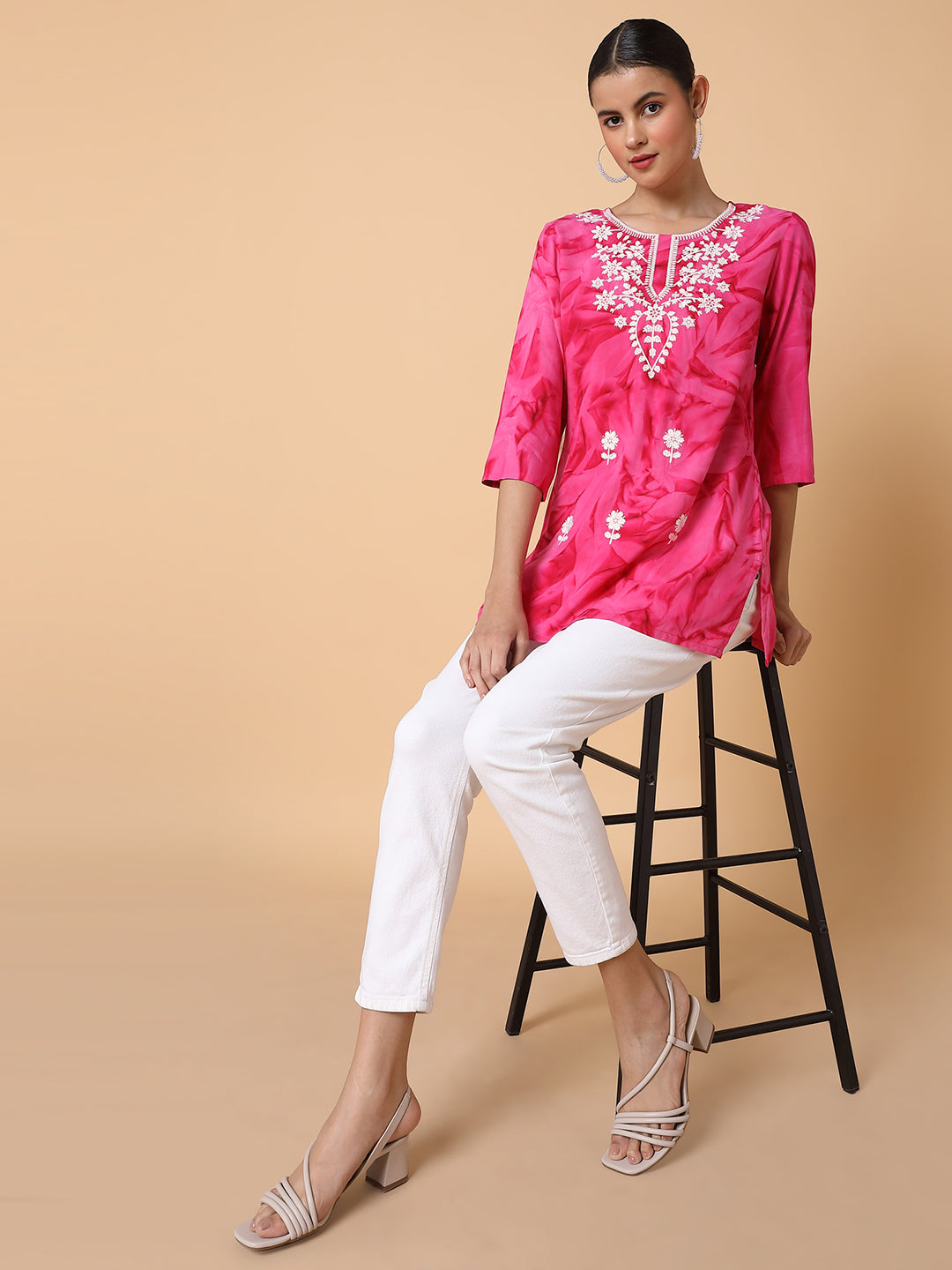 Women Floral Pink Chikankari Kurti