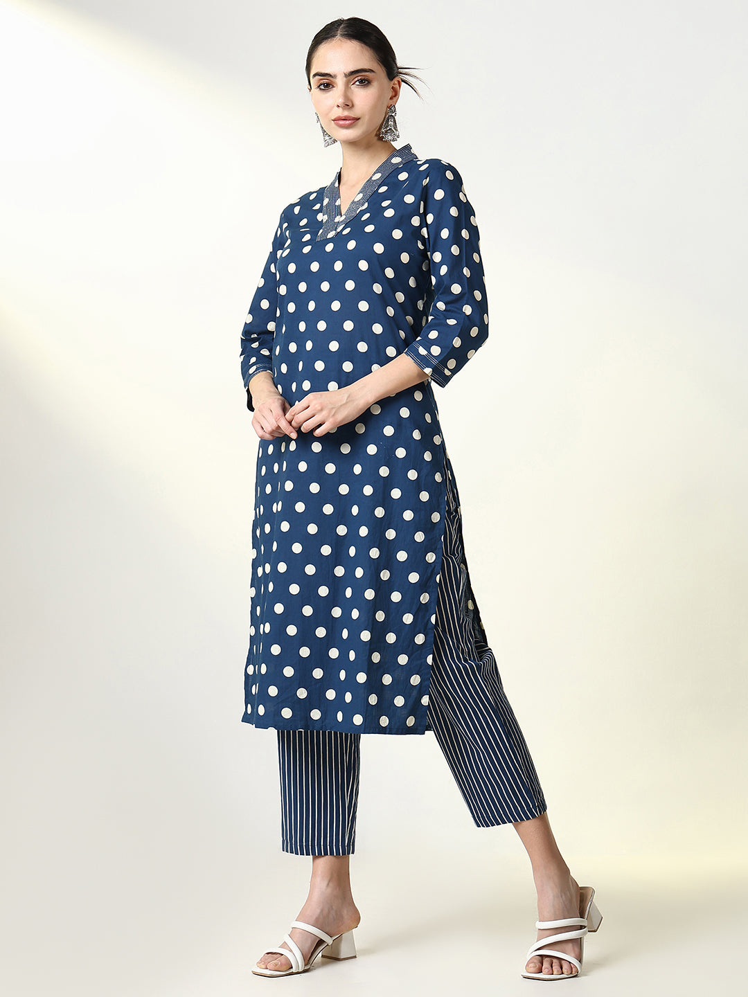 Women Printed Blue Straight Kurta Set with Dupatta