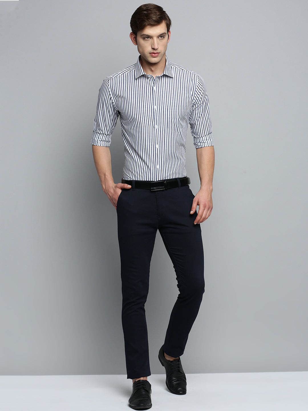 Men Spread Collar Striped White Shirt