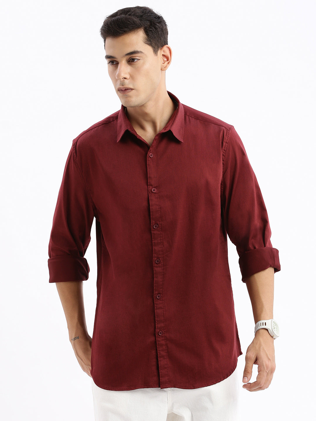 Men Spread Collar Solid Slim Fit Maroon Shirt