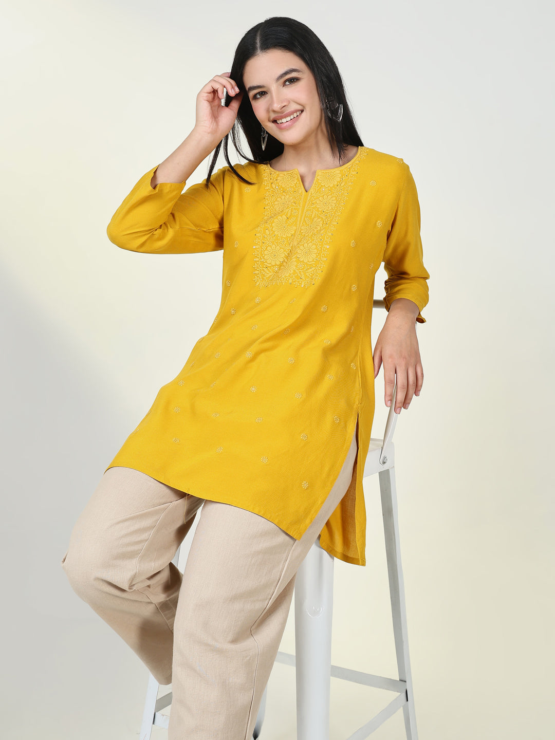 Women Yellow Solid Straight Kurti