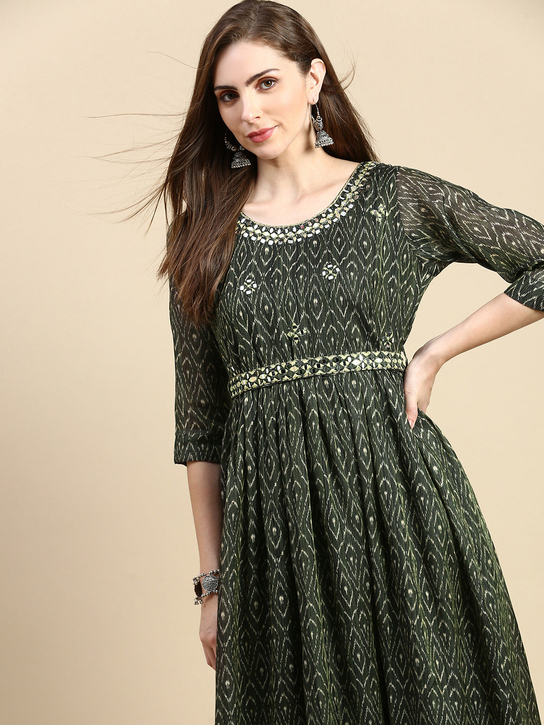 Women Abstract Green Anarkali Kurta with Belt