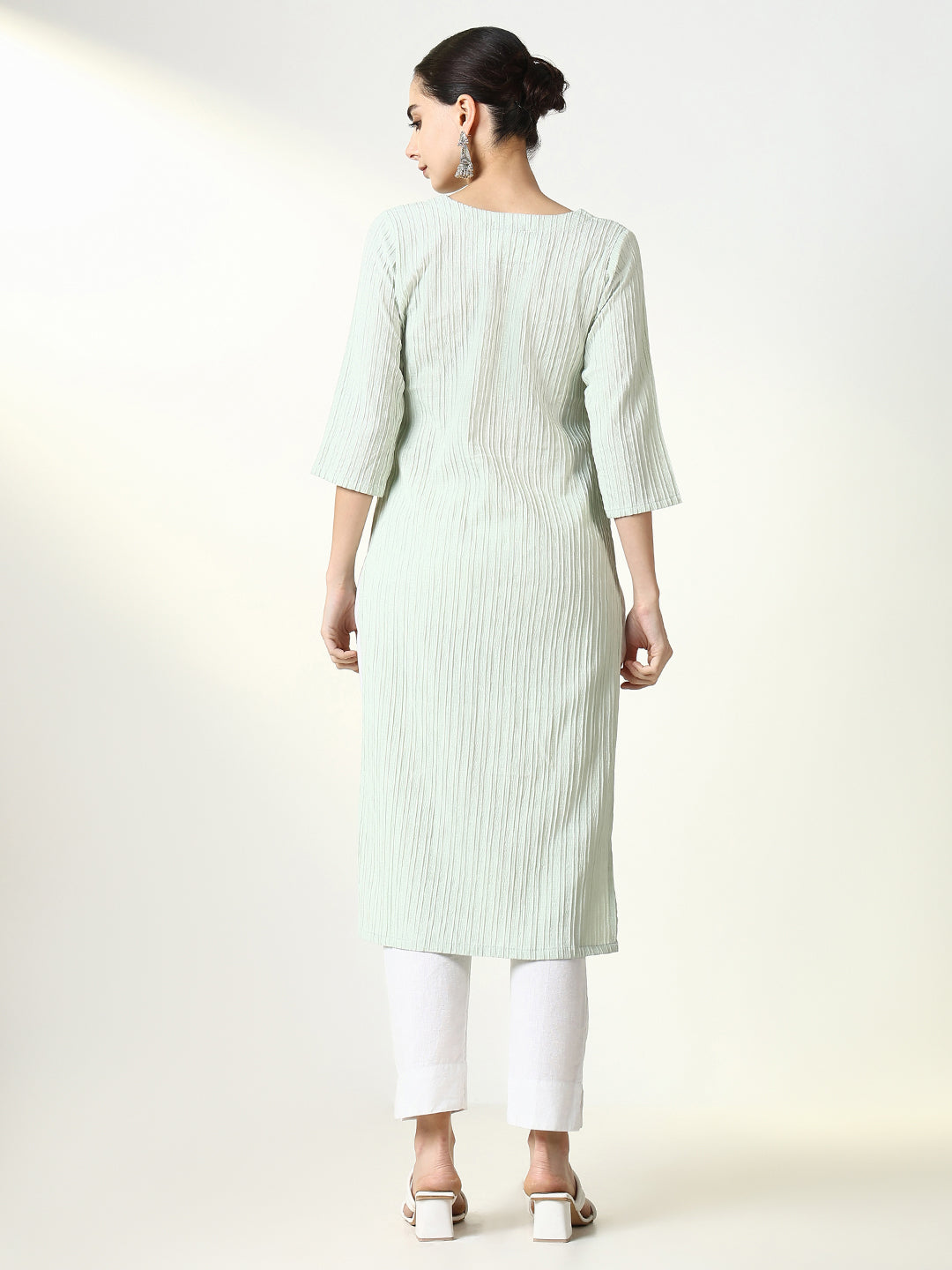 Women Green Solid Straight Kurta