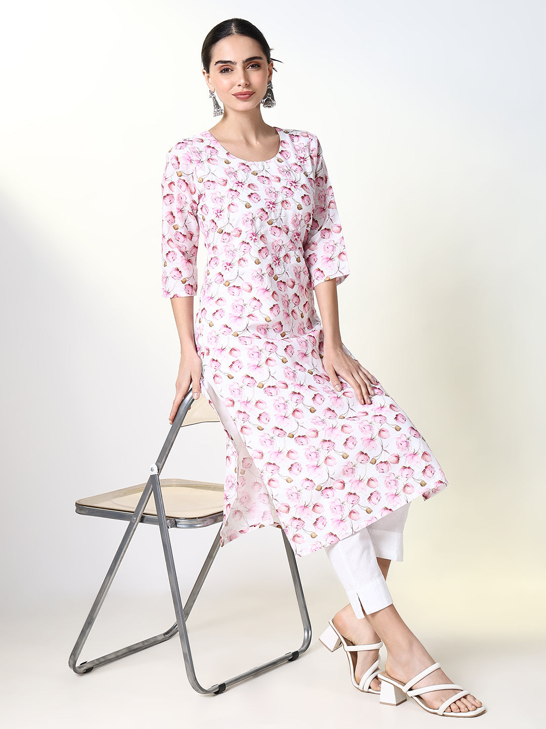 Women Pink Floral Straight Kurta