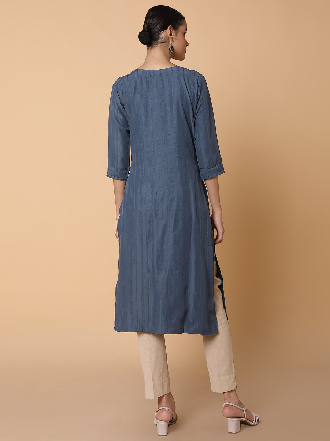 Women Straight Grey Woven Design Kurta