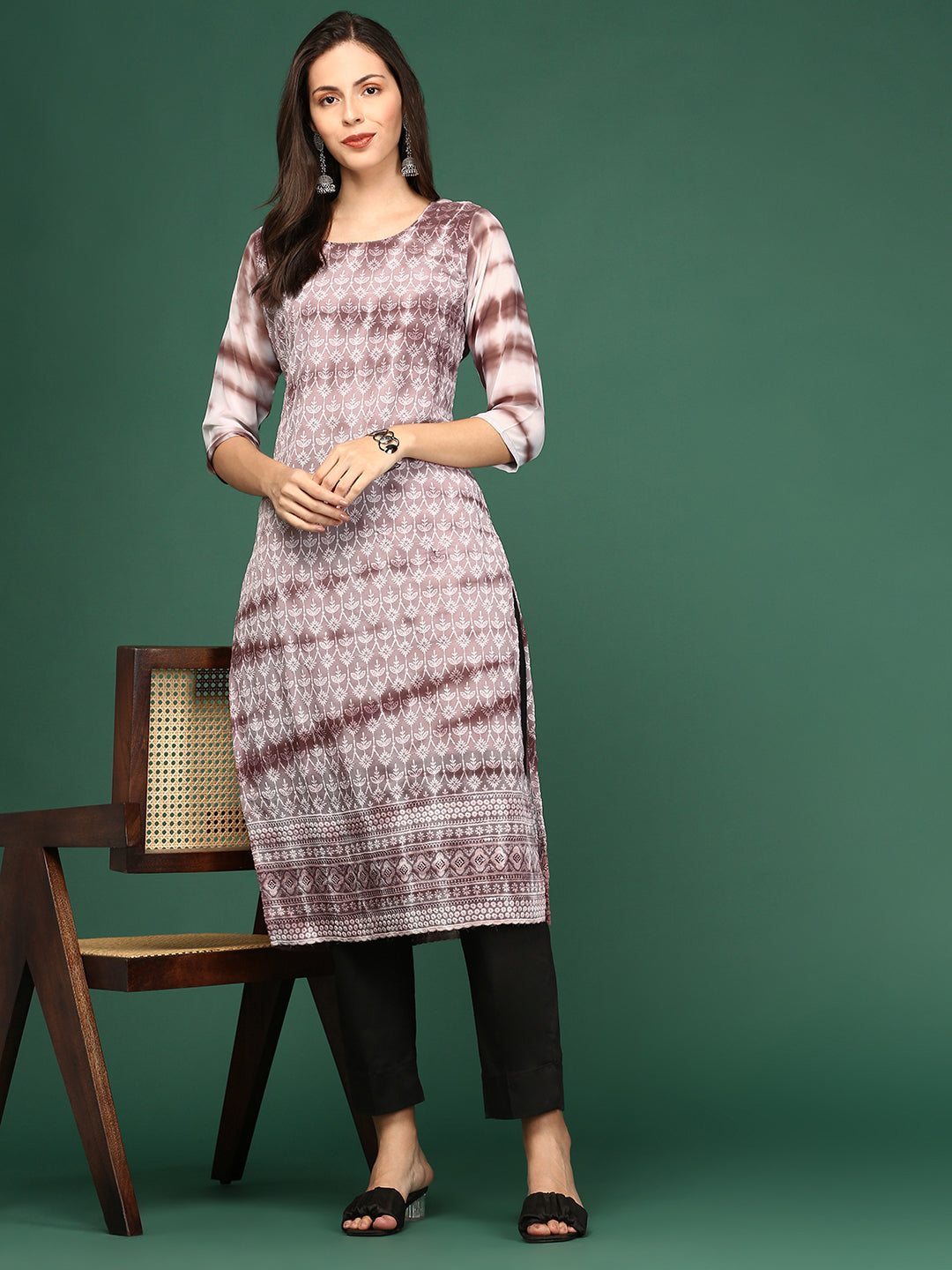 Women Mauve Embellished Straight Kurta