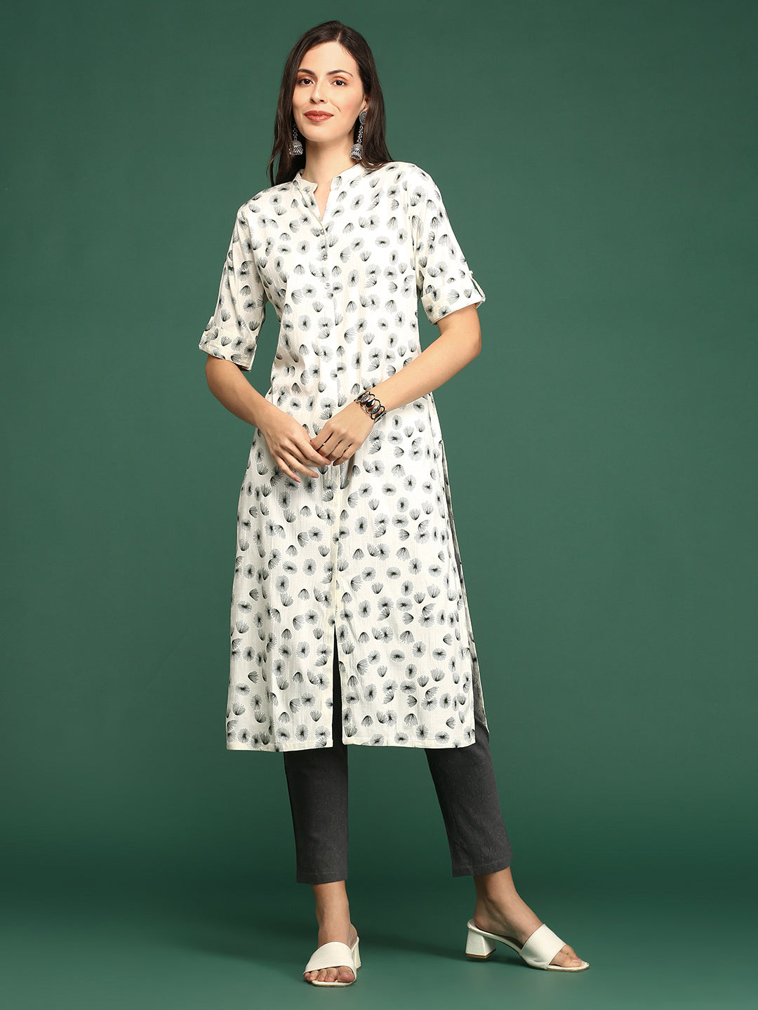 Women's Off White Printed Straight Kurta