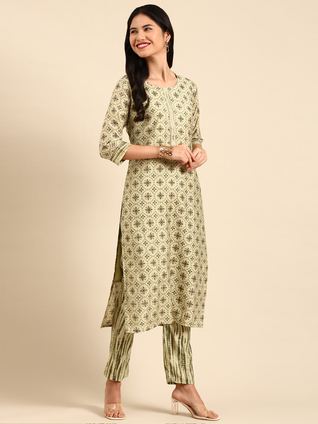 Women Graphic Olive Straight Kurta Set