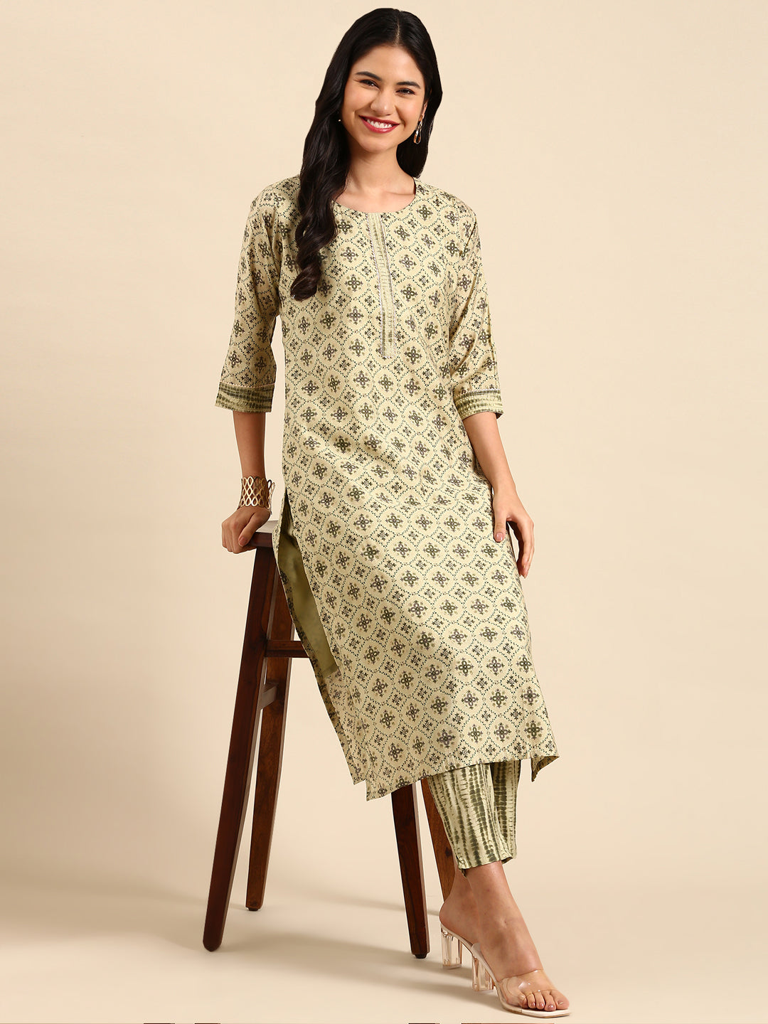 Women Graphic Olive Straight Kurta Set