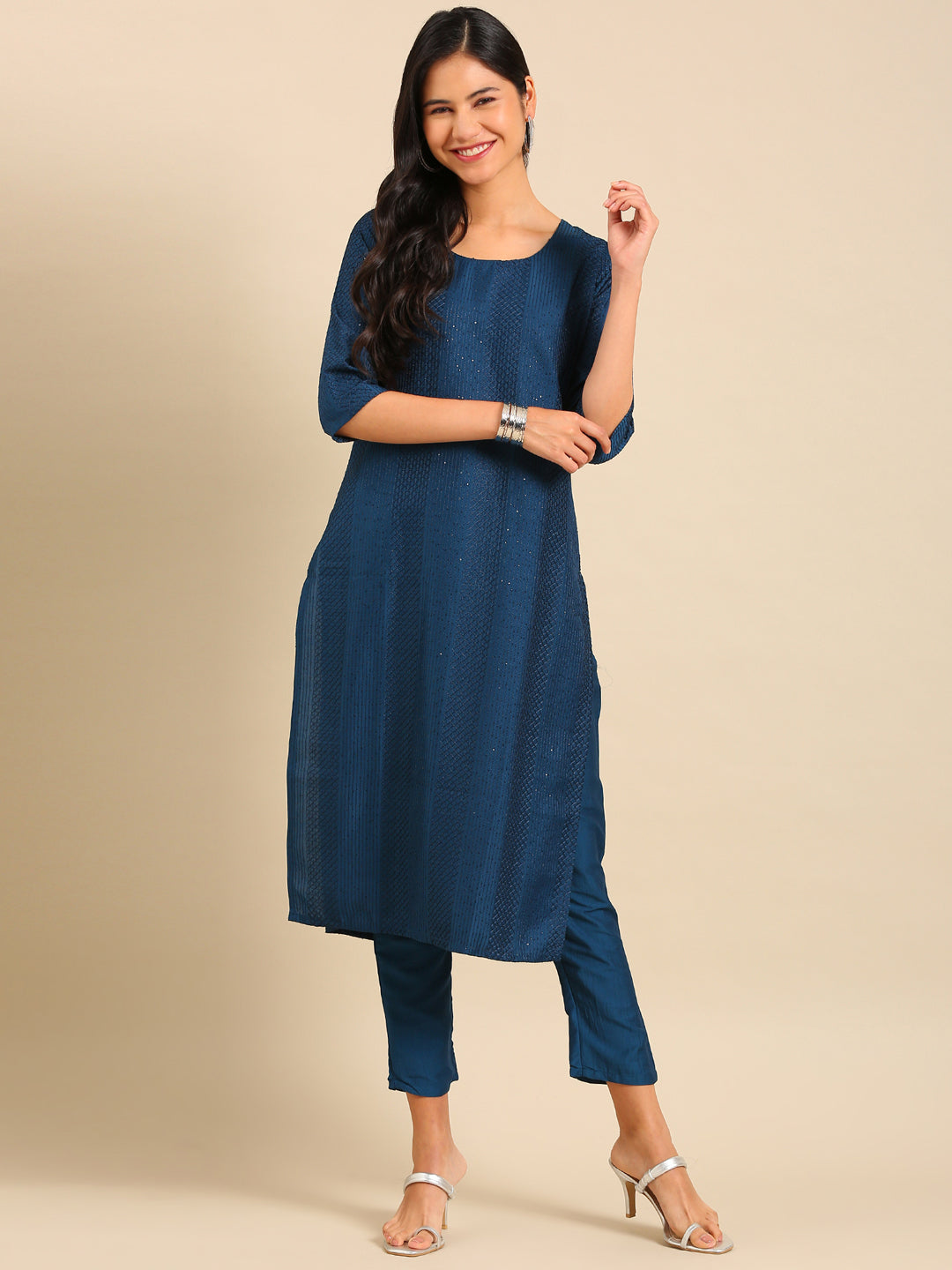 Women Solid Blue Straight Kurta Set