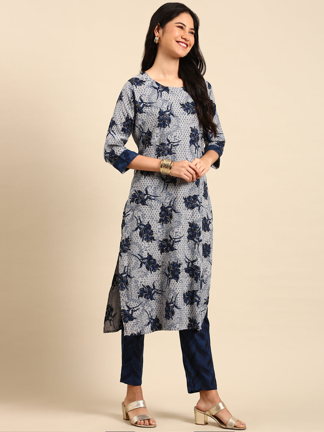 Women Floral Grey Straight Kurta Set