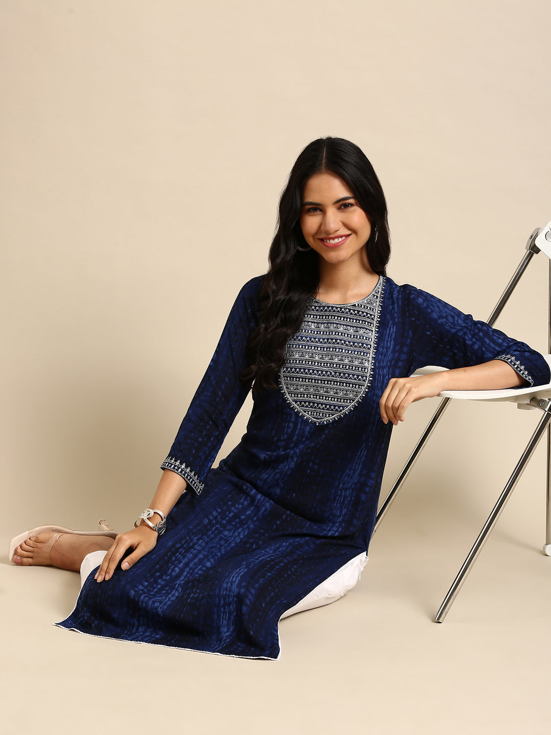 Women Yoke Design Navy Blue Straight Kurta