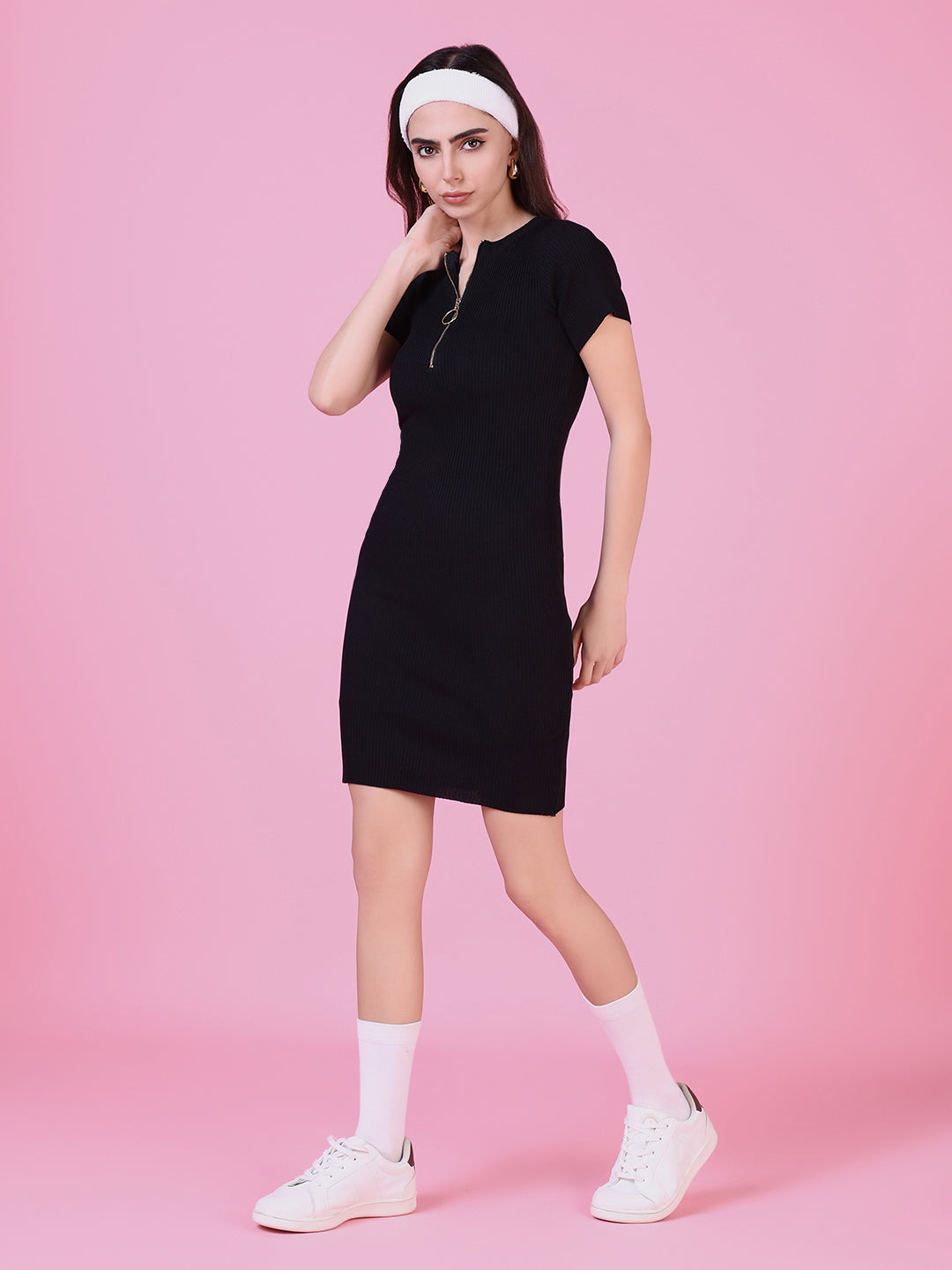 Women Black Solid Bodycon Dress