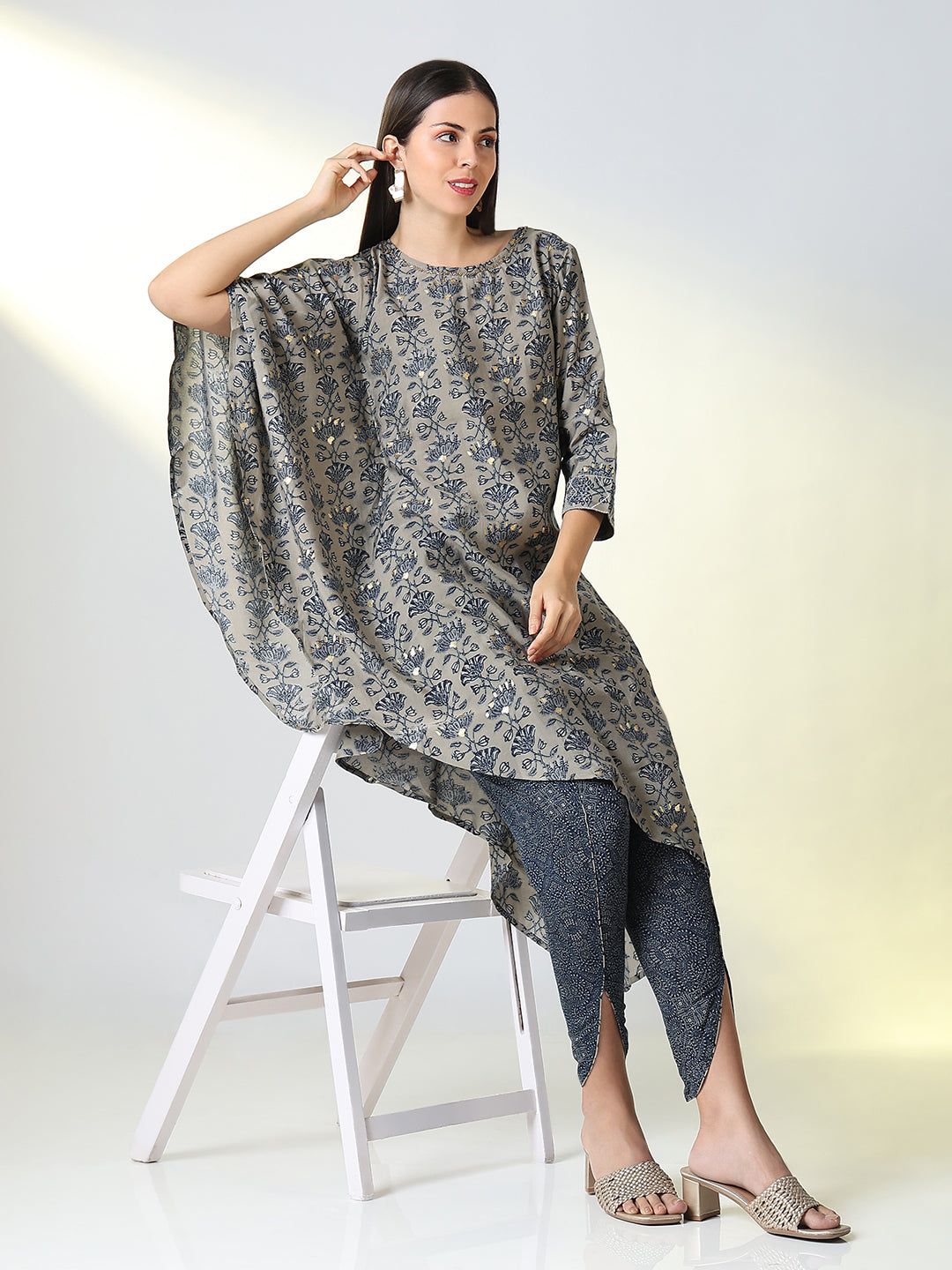 Women Grey Floral Asymmetric Kurta Set