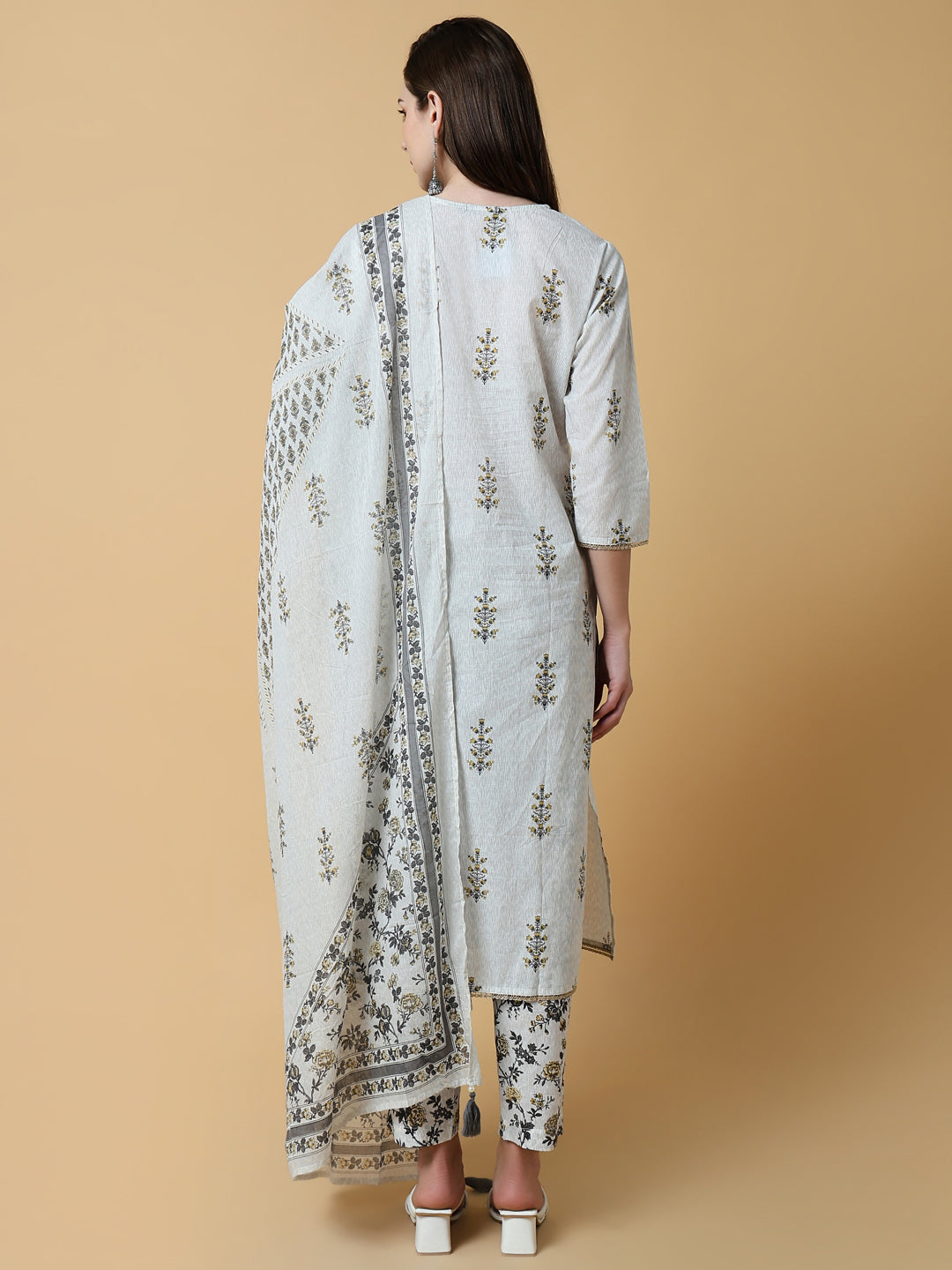 Women Graphic Off White Straight Kurta Set with Dupatta