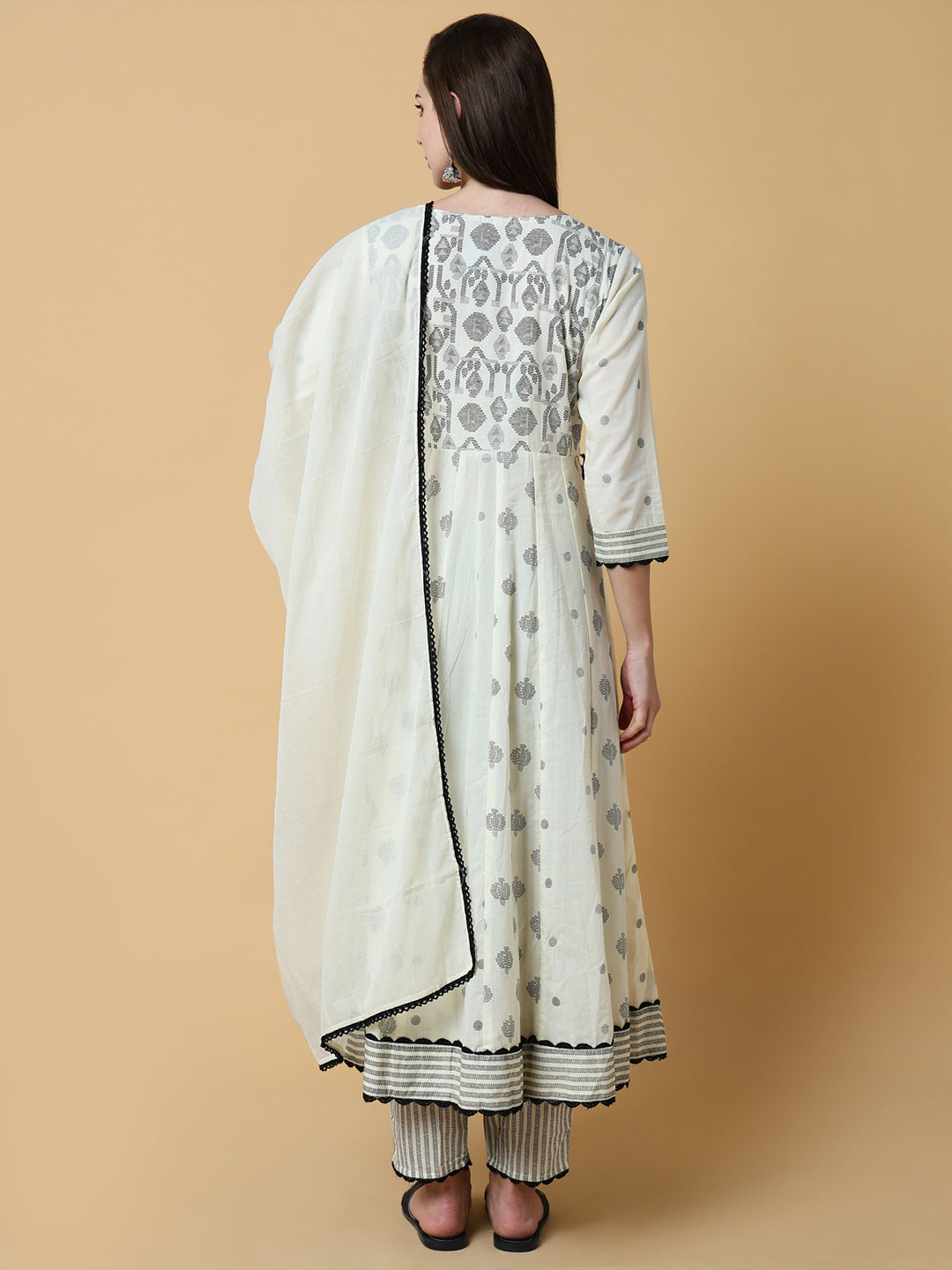 Women Geometric Off White Anarkali Kurta Set with Dupatta