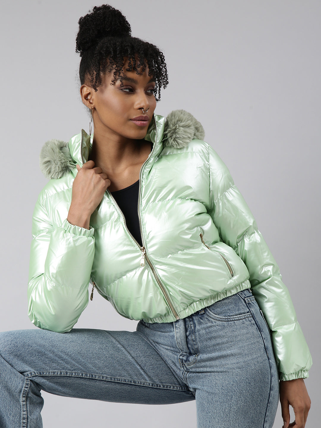 Women Solid Green Puffer Jacket Comes with Detachable Hood