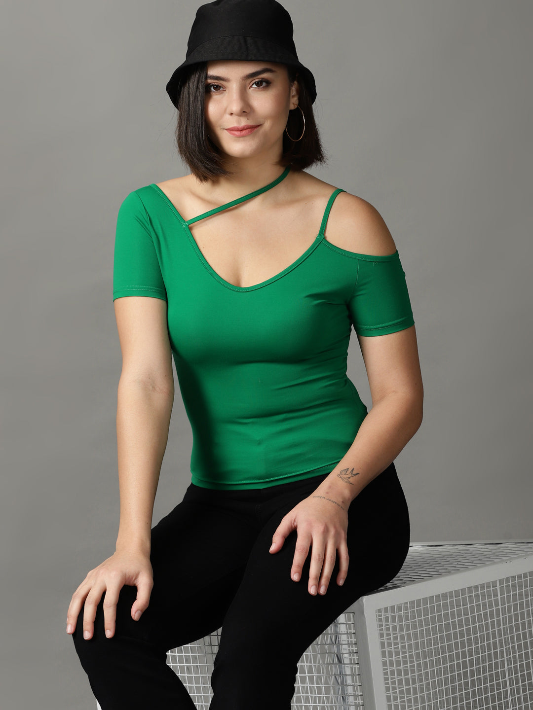 Women's Green Solid Fitted Top