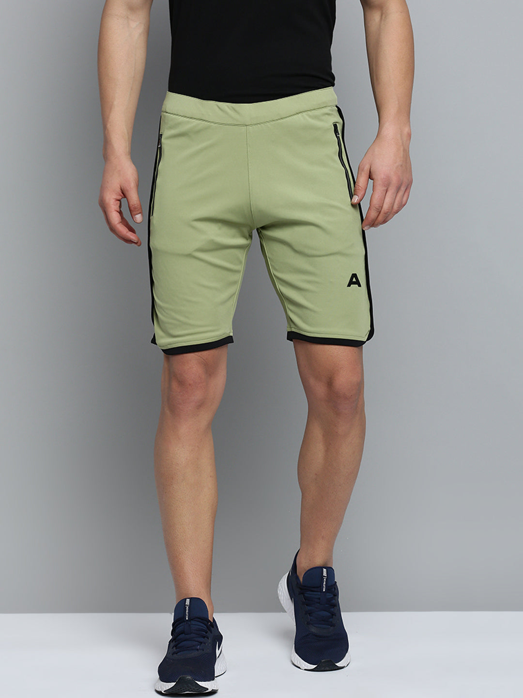 Men Green Solid Sports Shorts