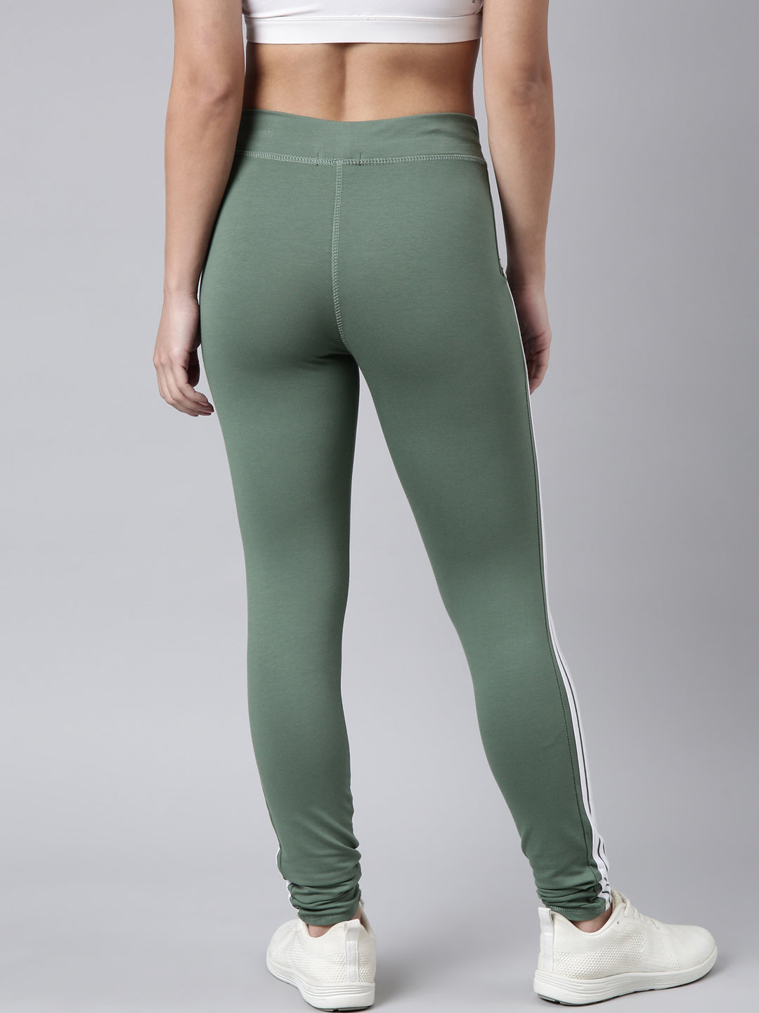 Women Solid Slim Fit Green Track Pant