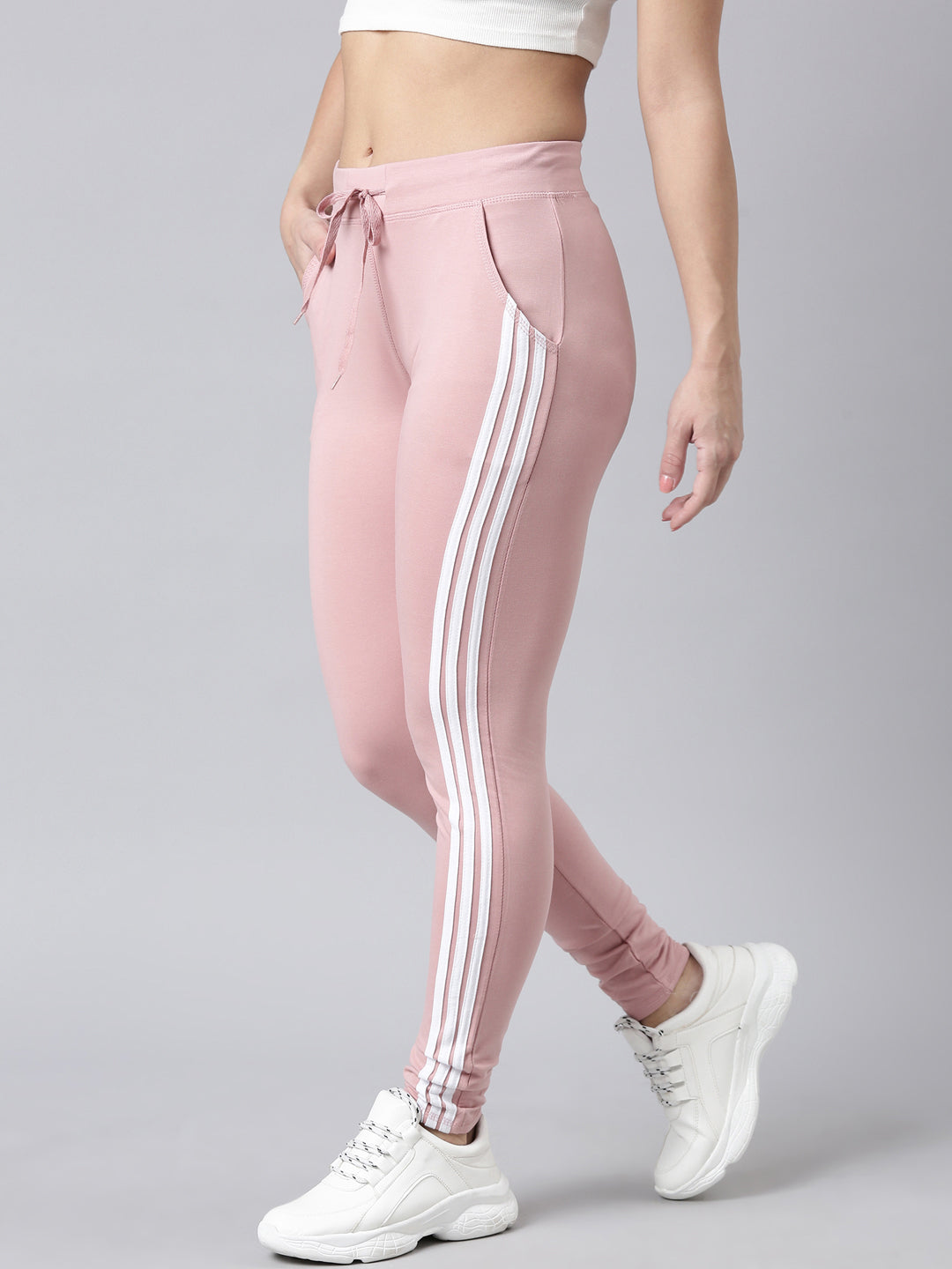 Women Solid Slim Fit Peach Track Pant