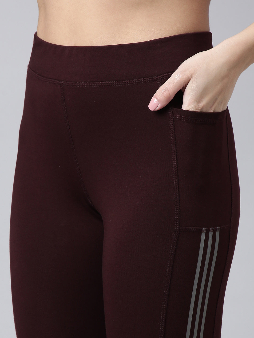 Women Solid Slim Fit Maroon Track Pant