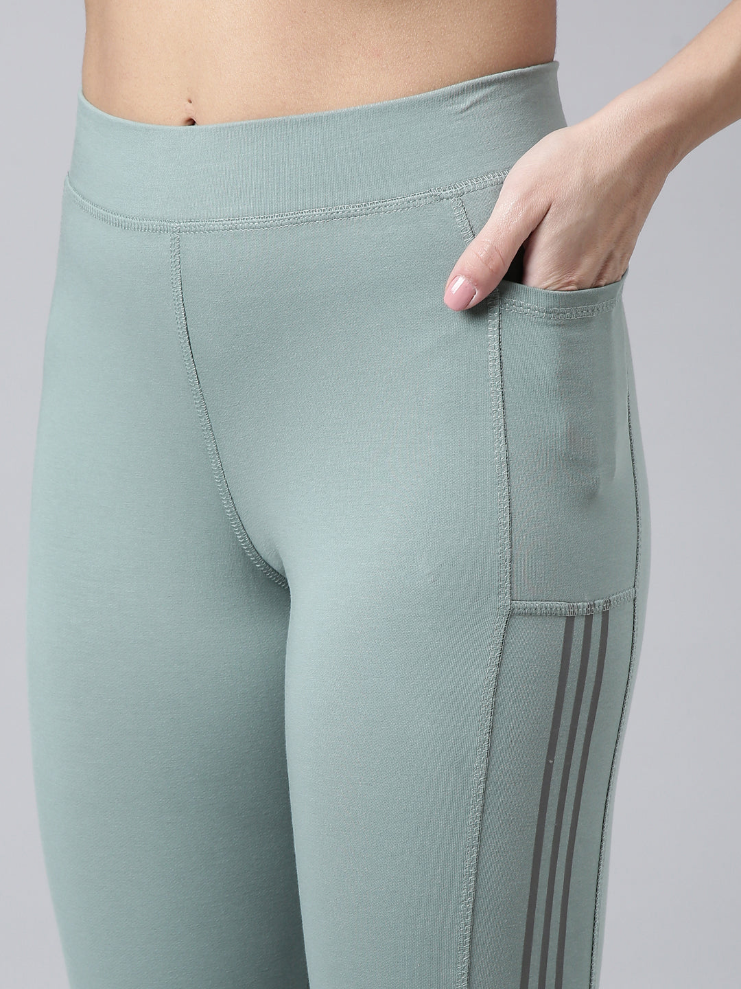 Women Solid Slim Fit Sea Green Track Pant