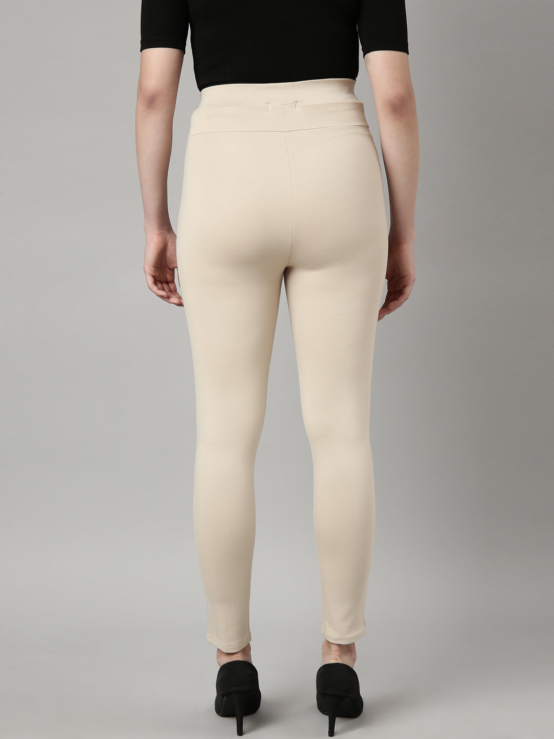 Women Solid Cream Skinny Fit Jeggings