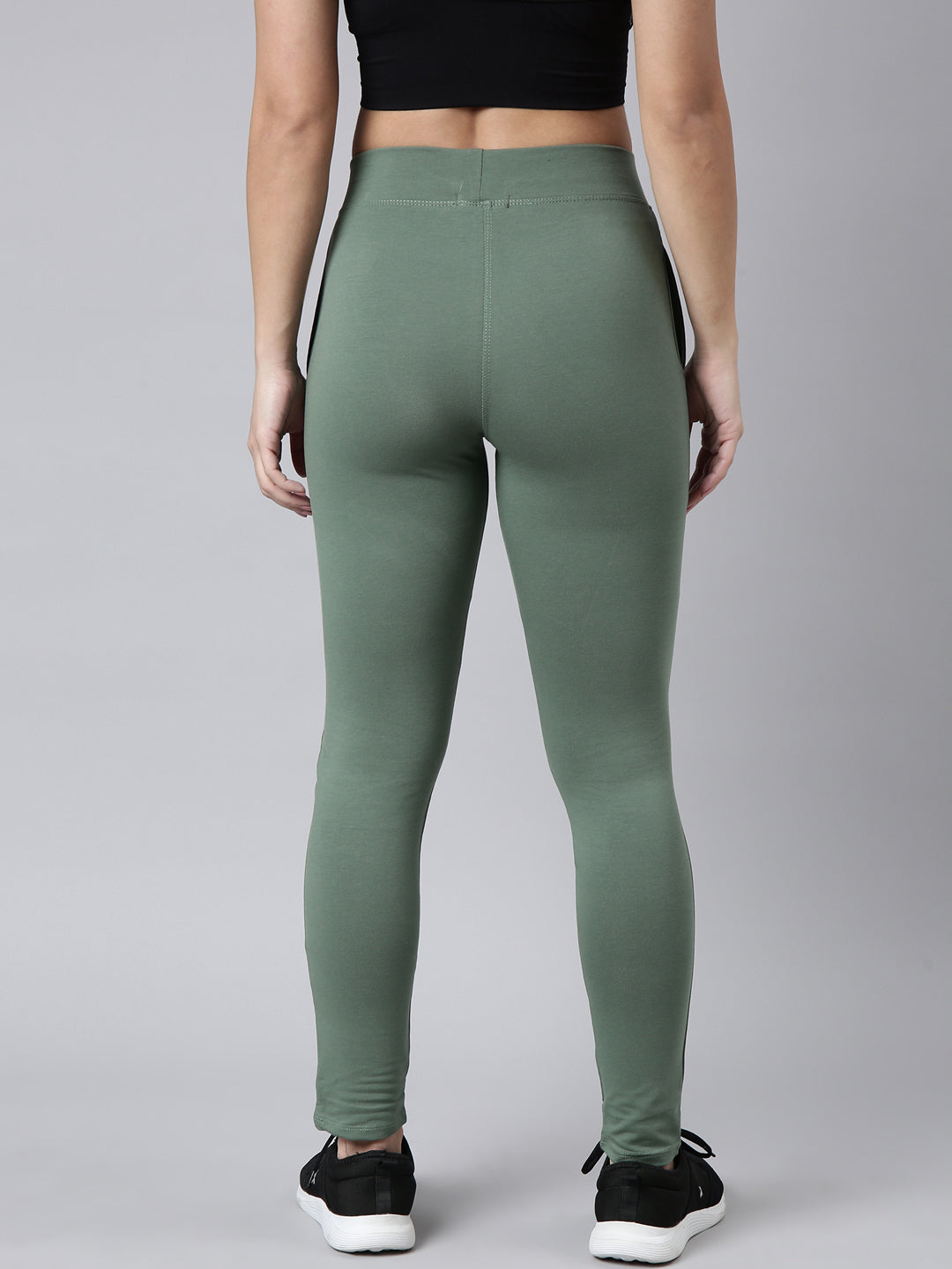 Women Solid Slim Fit Green Track Pant