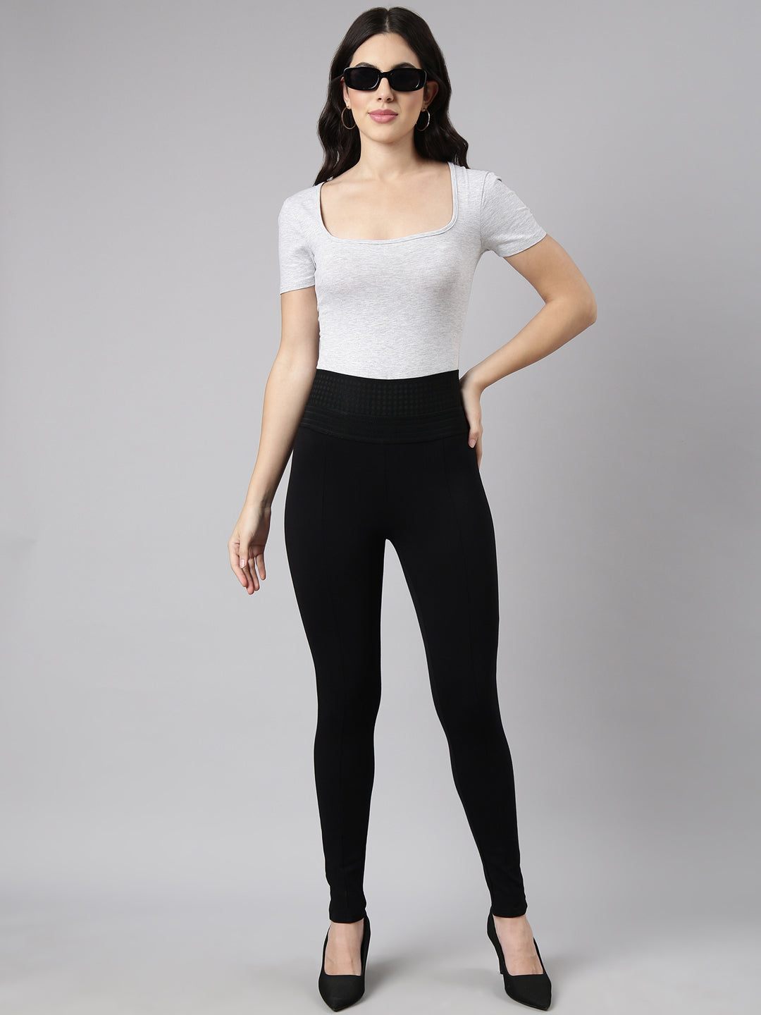 Women Solid Black Skinny Fit Jeggings