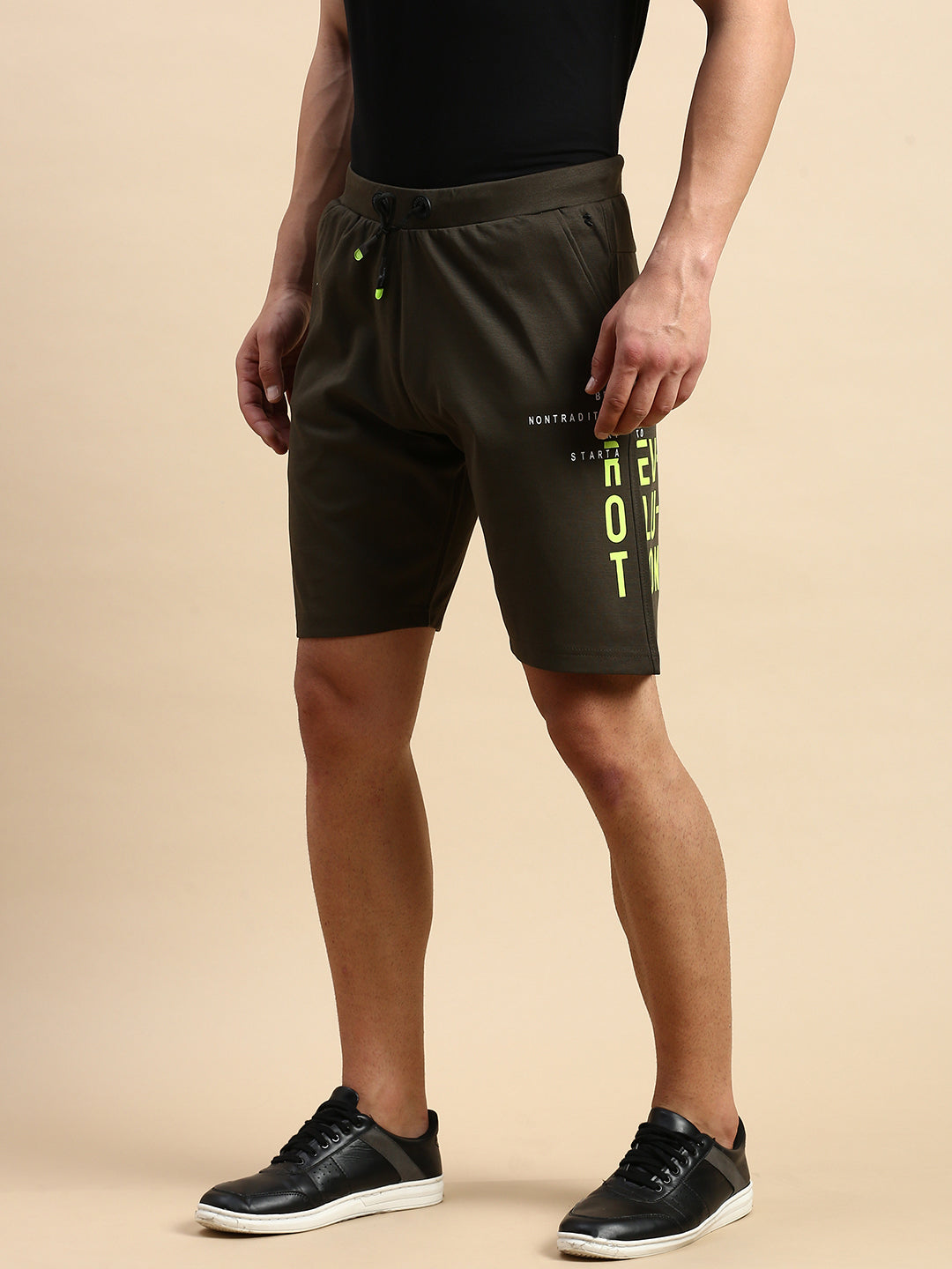 Men Green Solid Casual Shorts