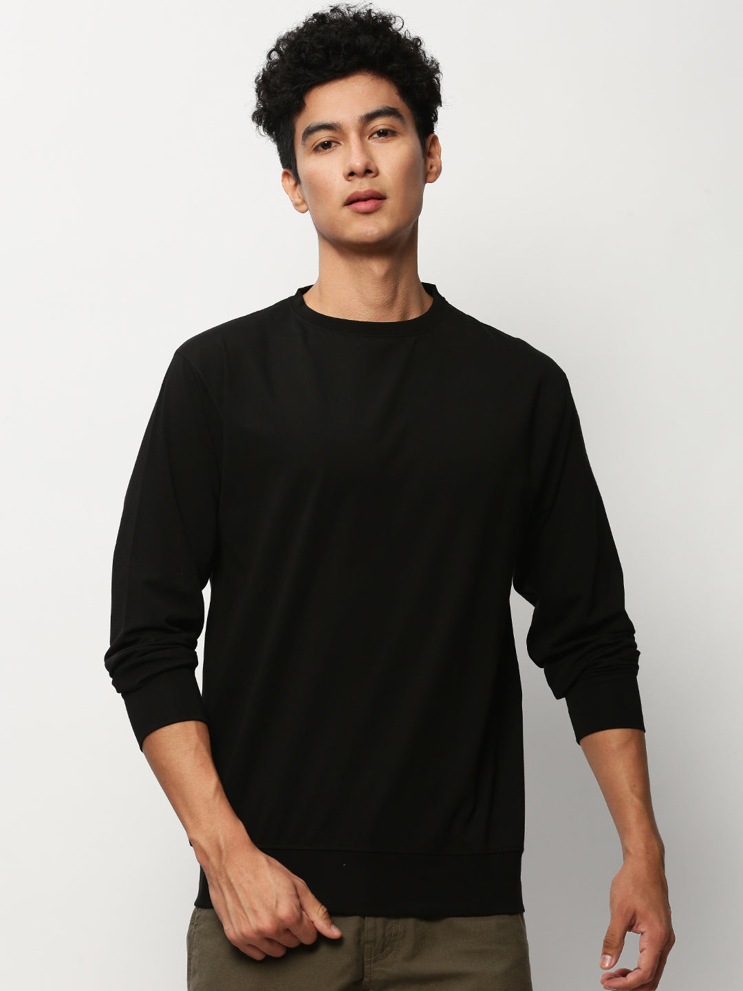 Men Black Solid Casual Sweatshirts