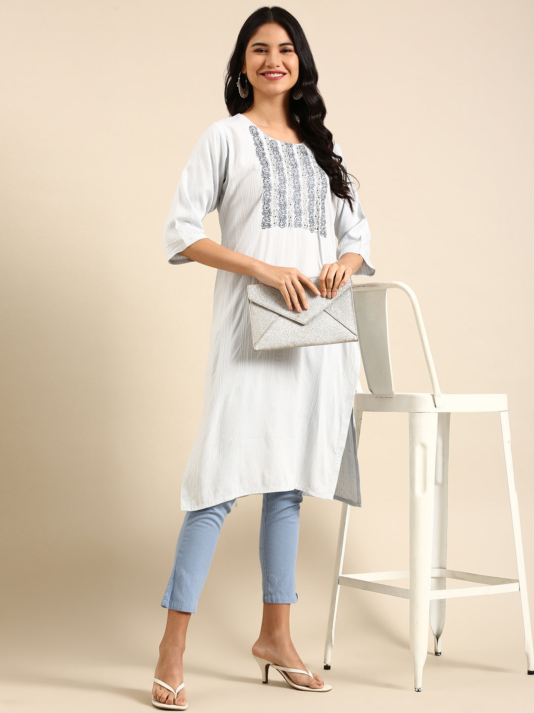 Women's Blue Solid Straight Kurta