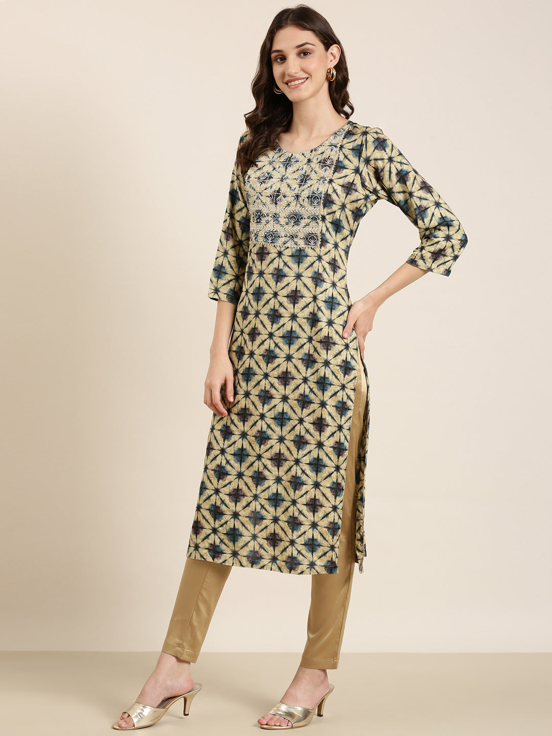 Women Beige Geometrical Straight Kurta